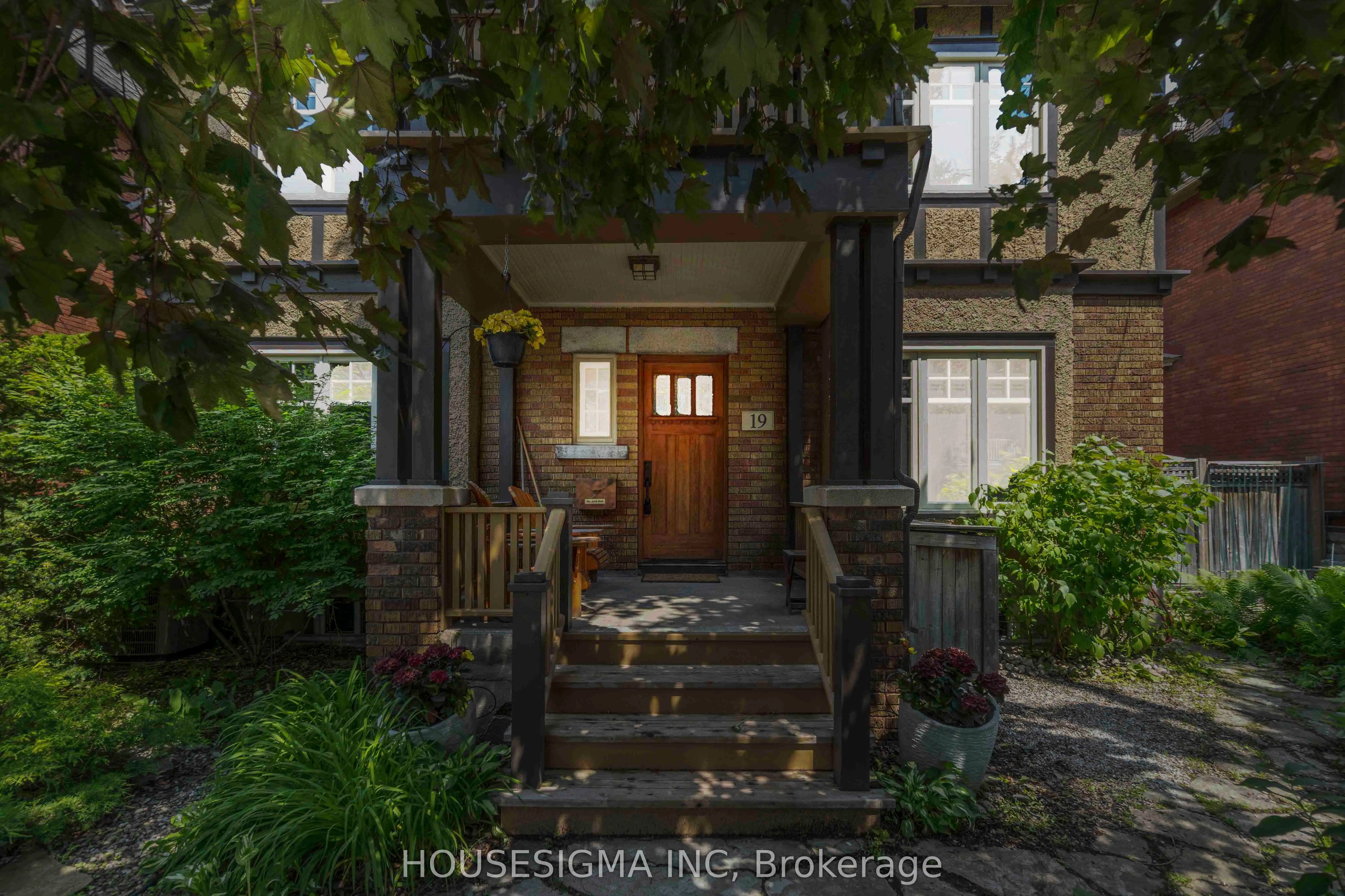 19 Oakland Avenue