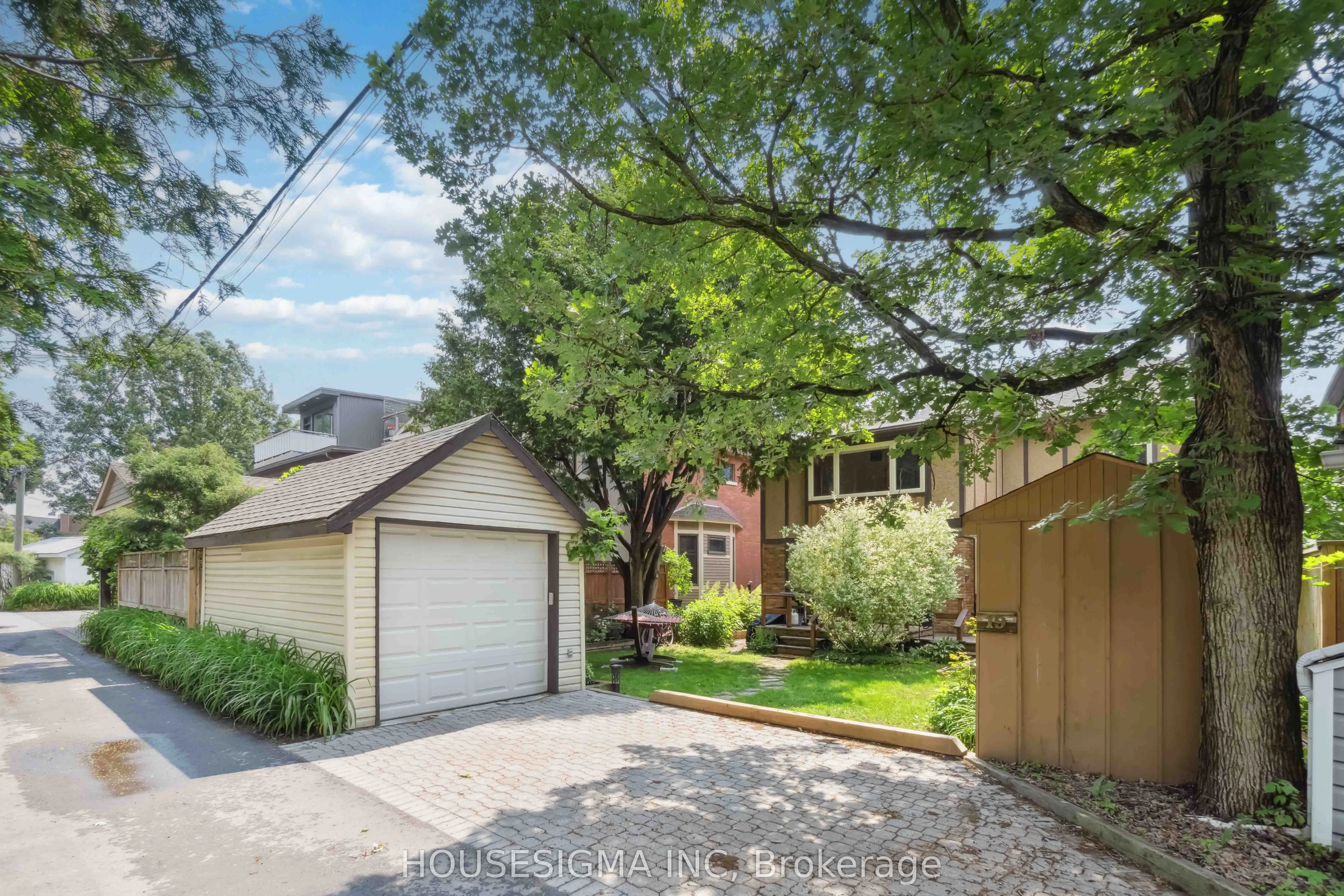 19 Oakland Avenue