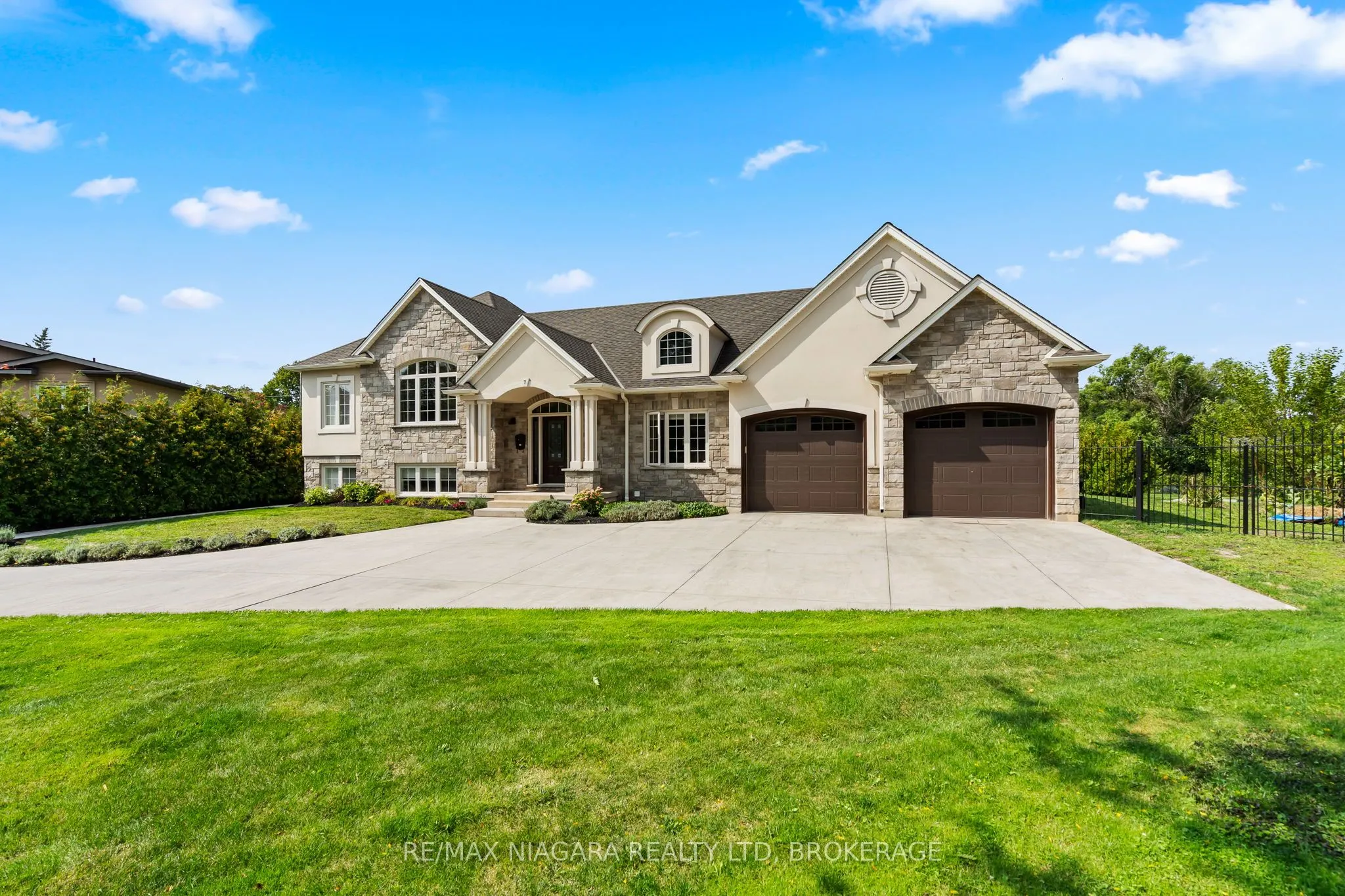 7 Parklane Crescent