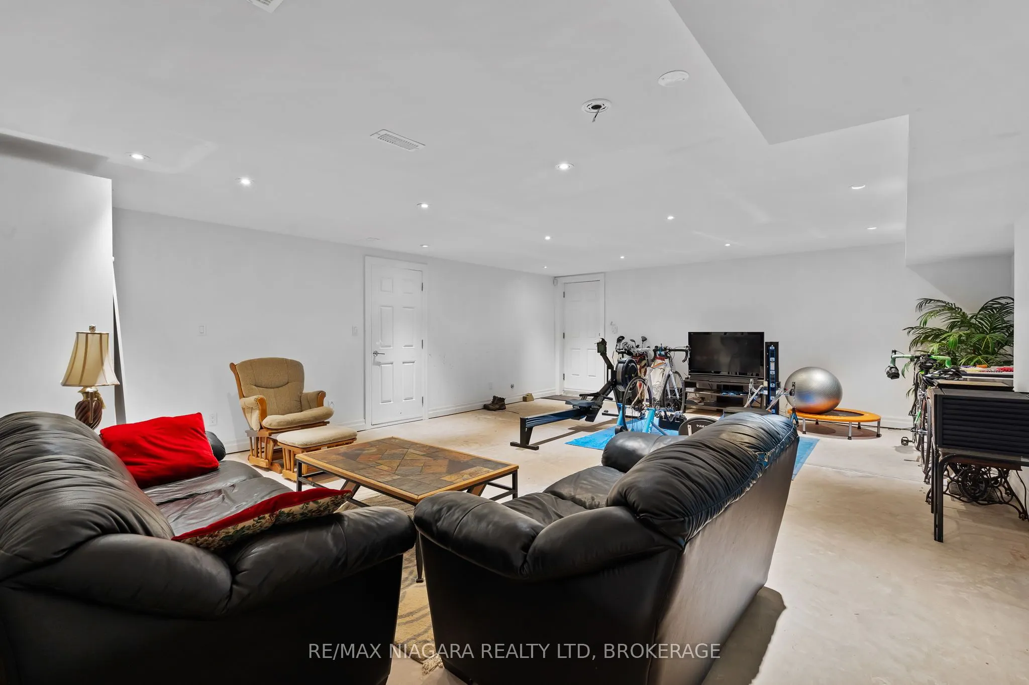 7 Parklane Crescent