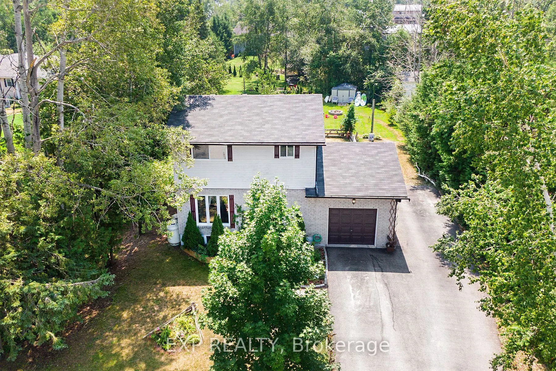8 Pinewood Boulevard
