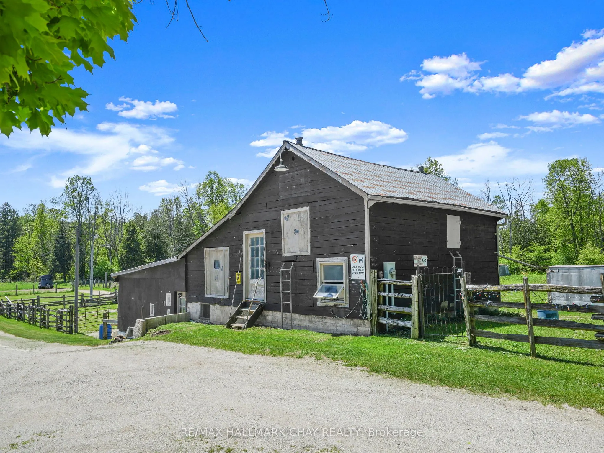 667280 20th Side Road