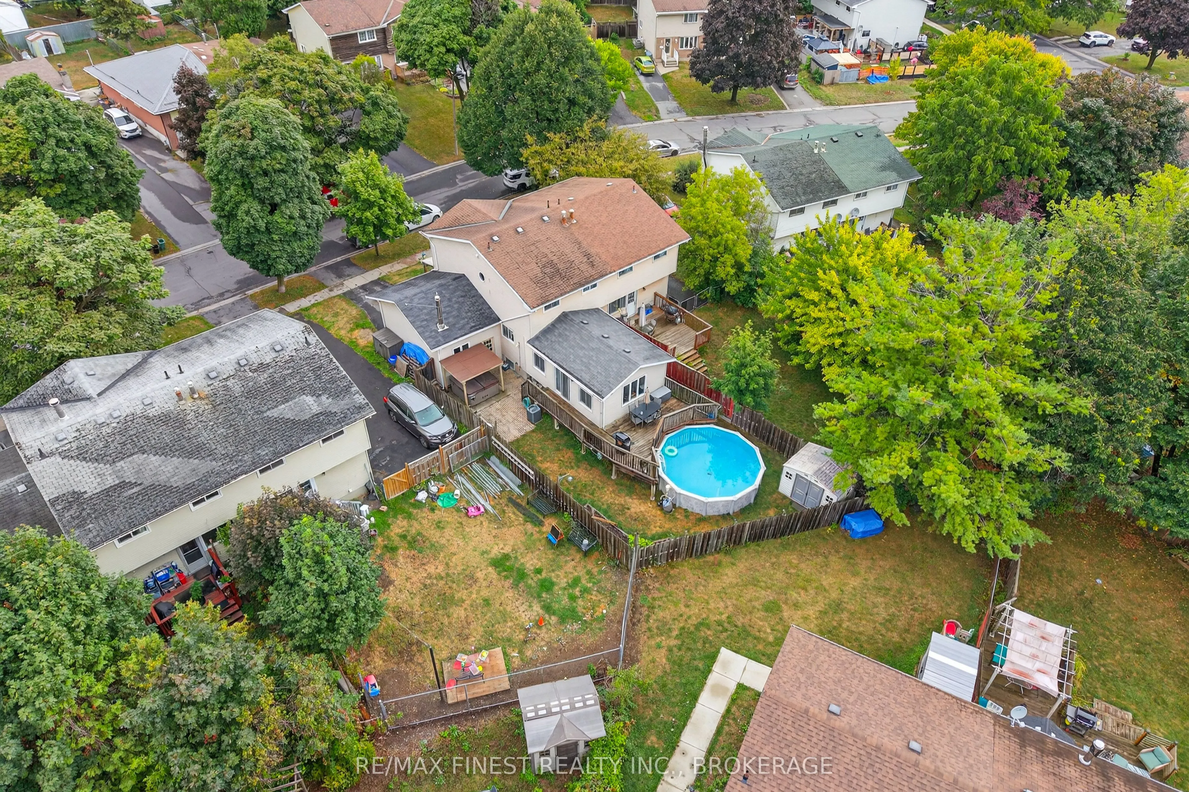 20 Carriage Court Avenue