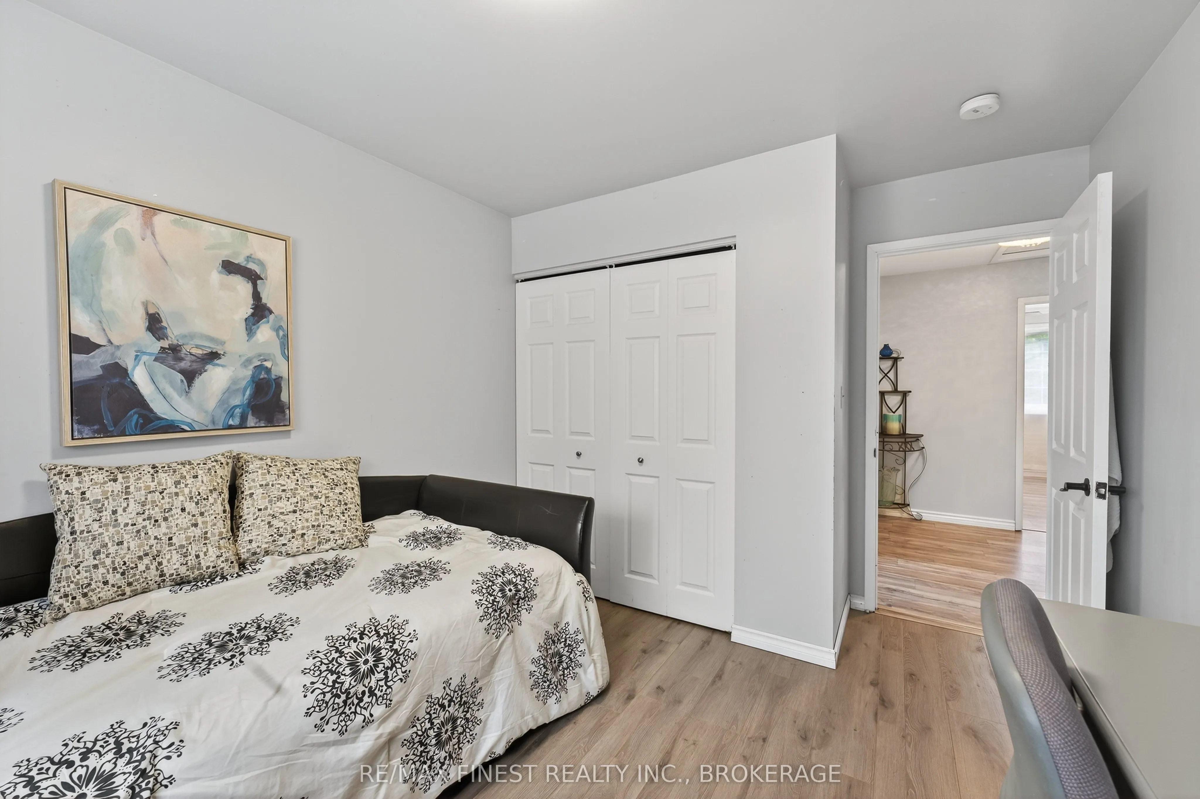 20 Carriage Court Avenue