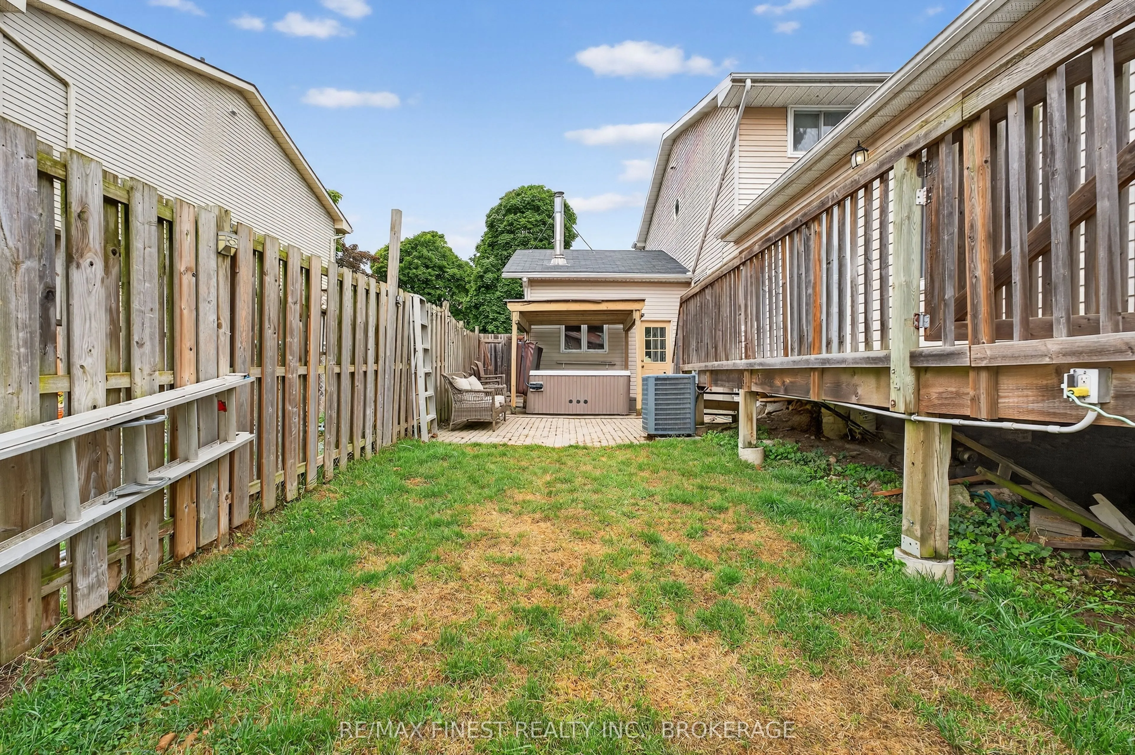 20 Carriage Court Avenue