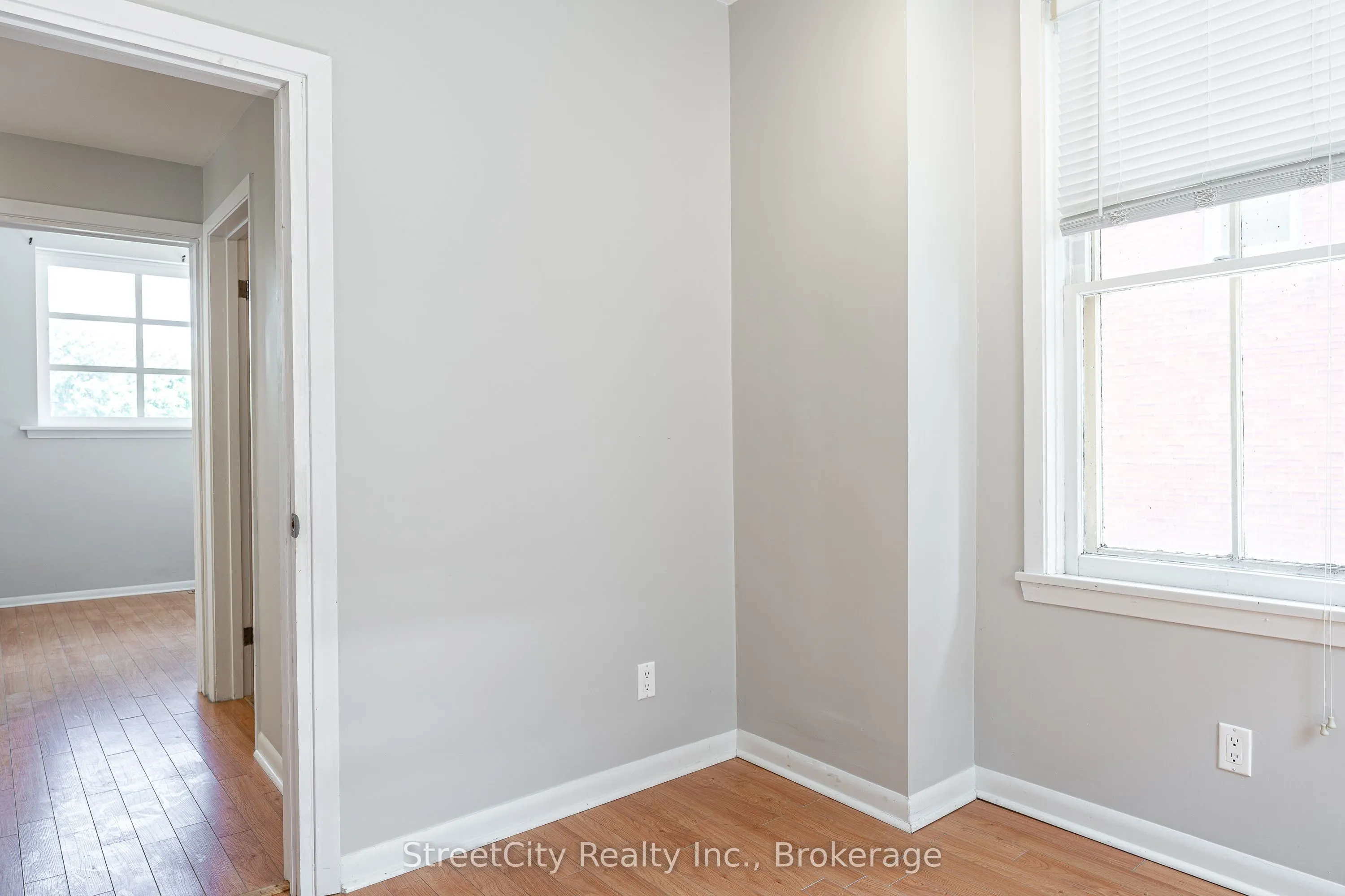 19 Waterloo Street S