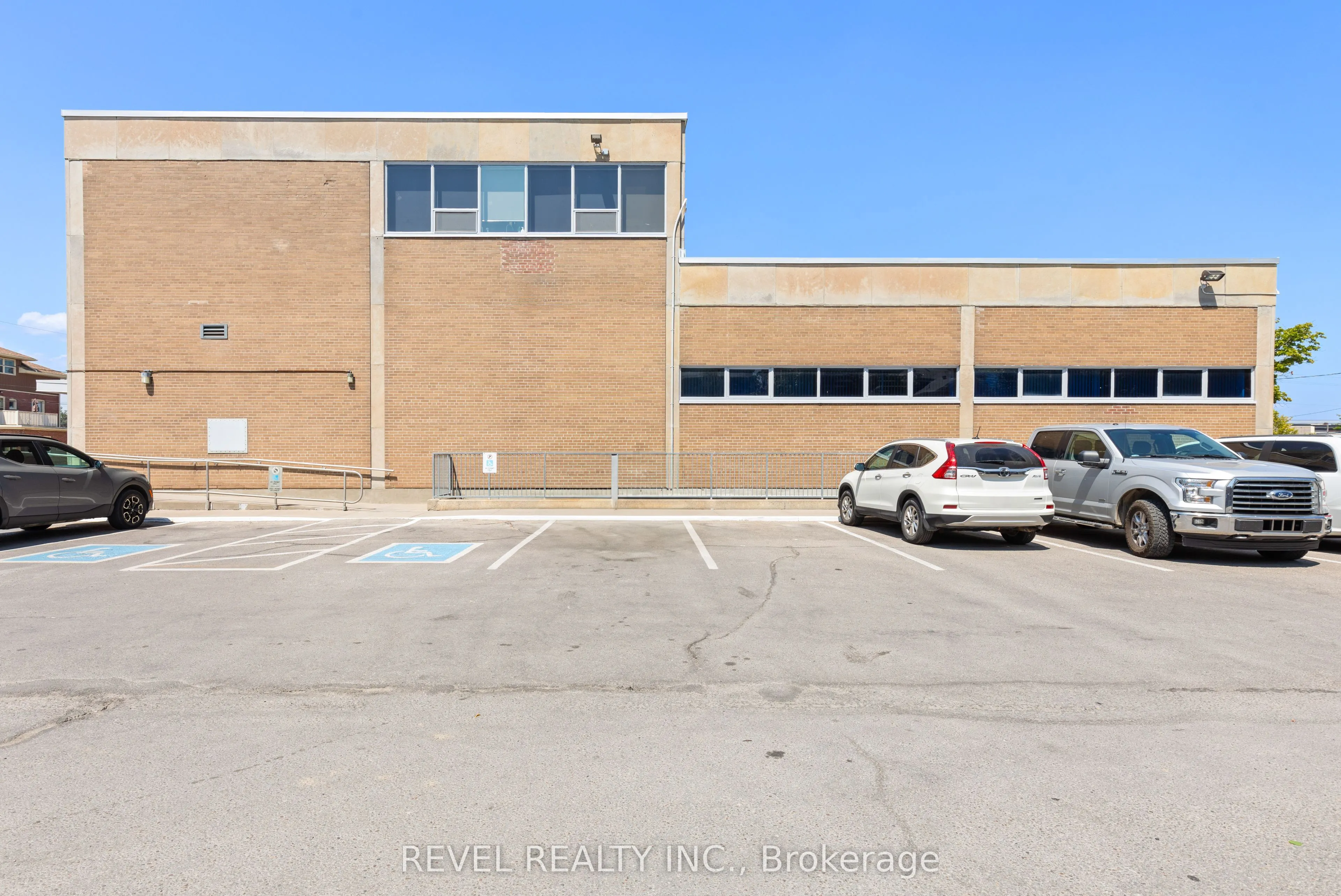 34 Cambridge Street S, #Upper 2