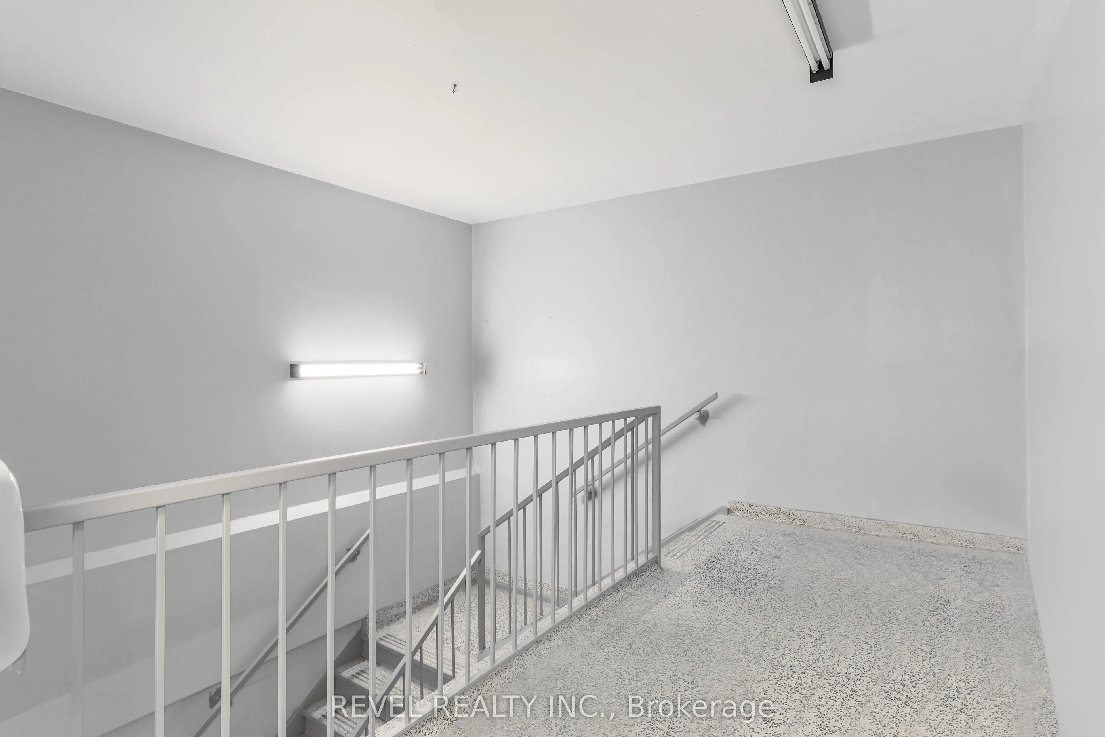 34 Cambridge Street S, #Upper 2