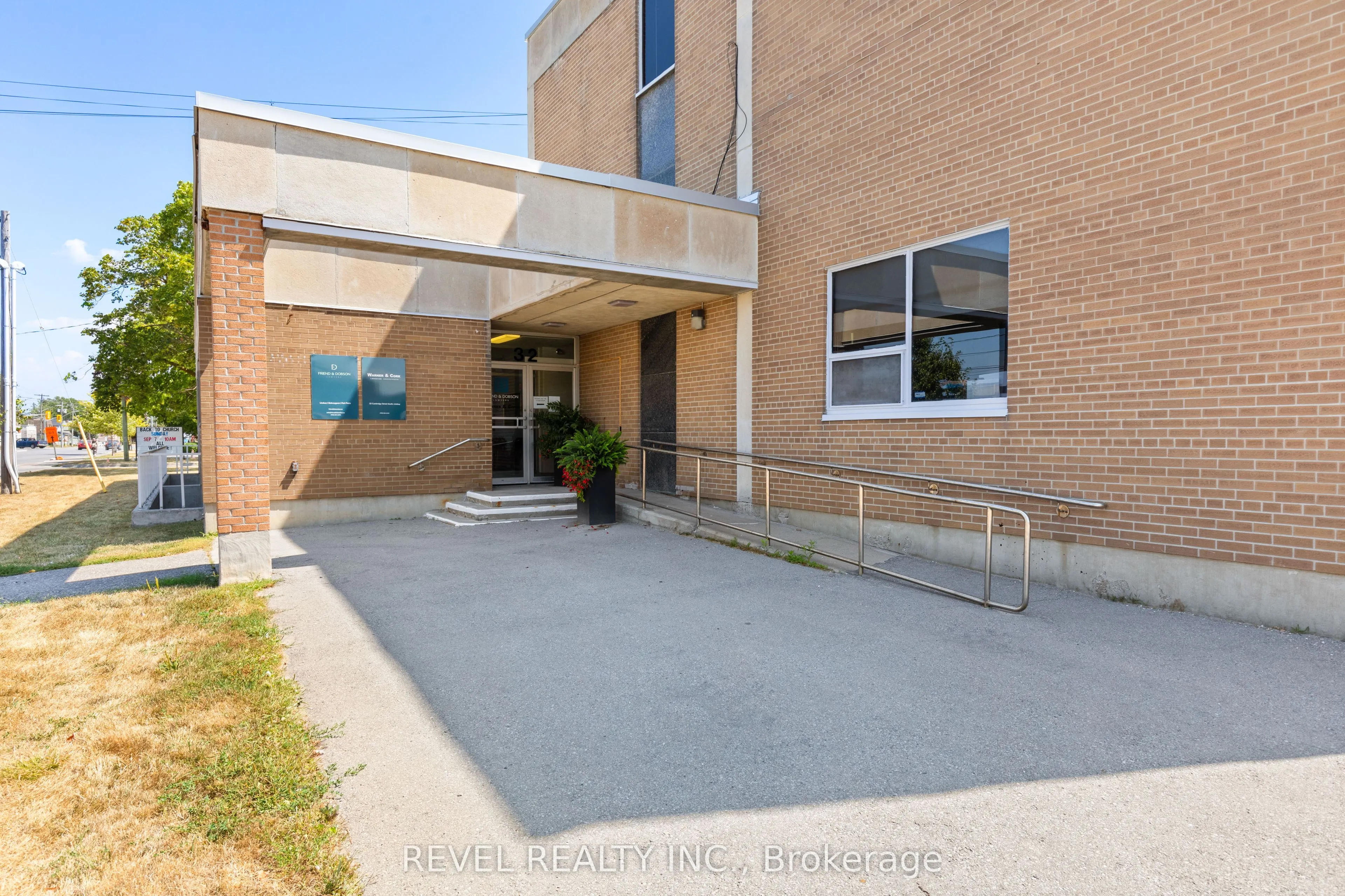 34 Cambridge Street S, #Upper 2