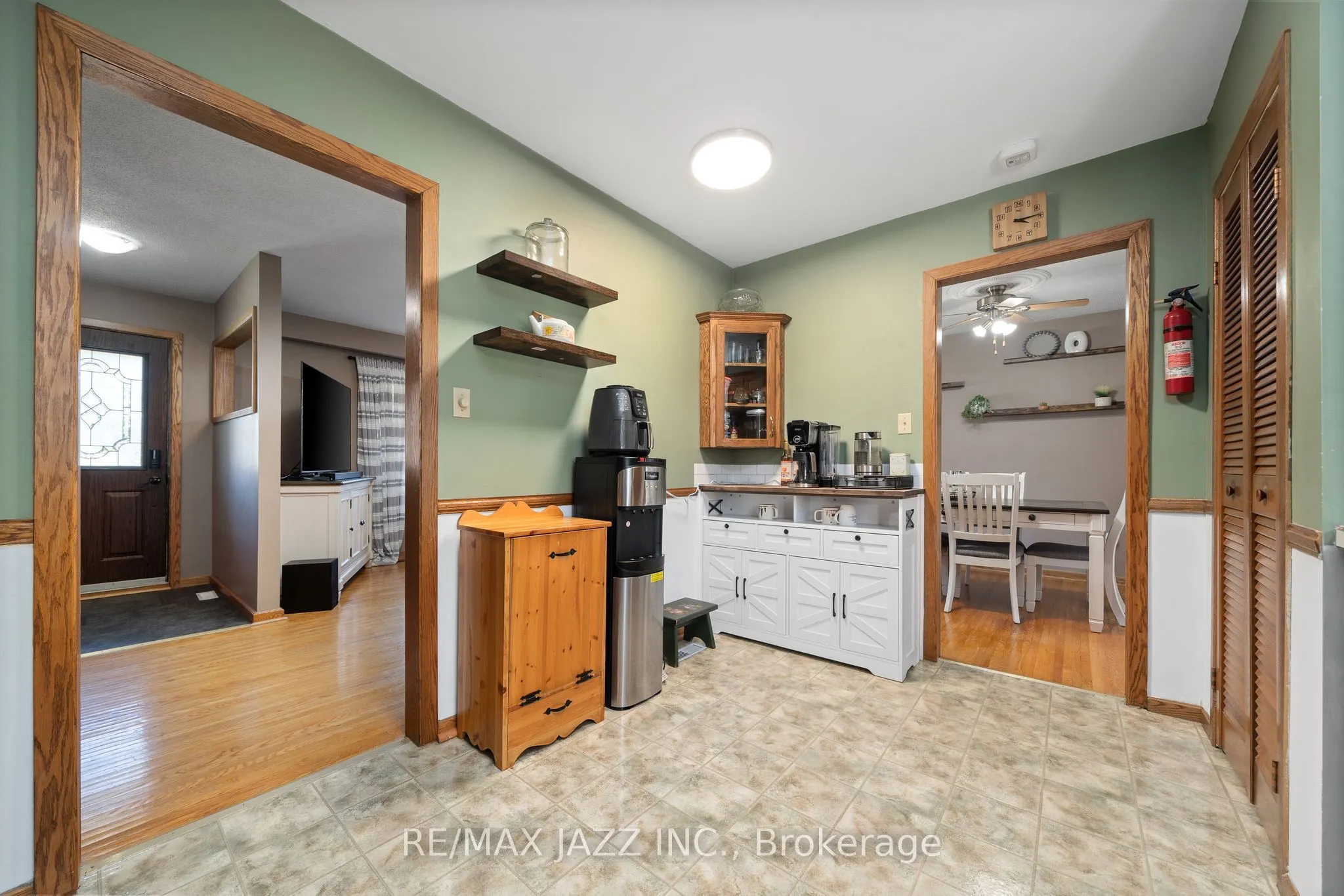 31 Edgeview Drive