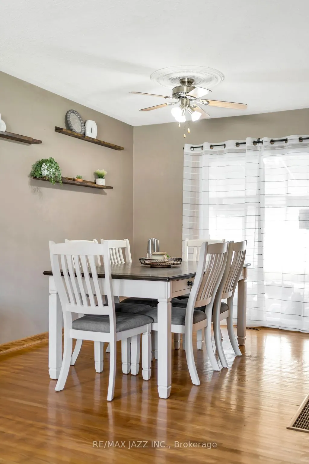 31 Edgeview Drive