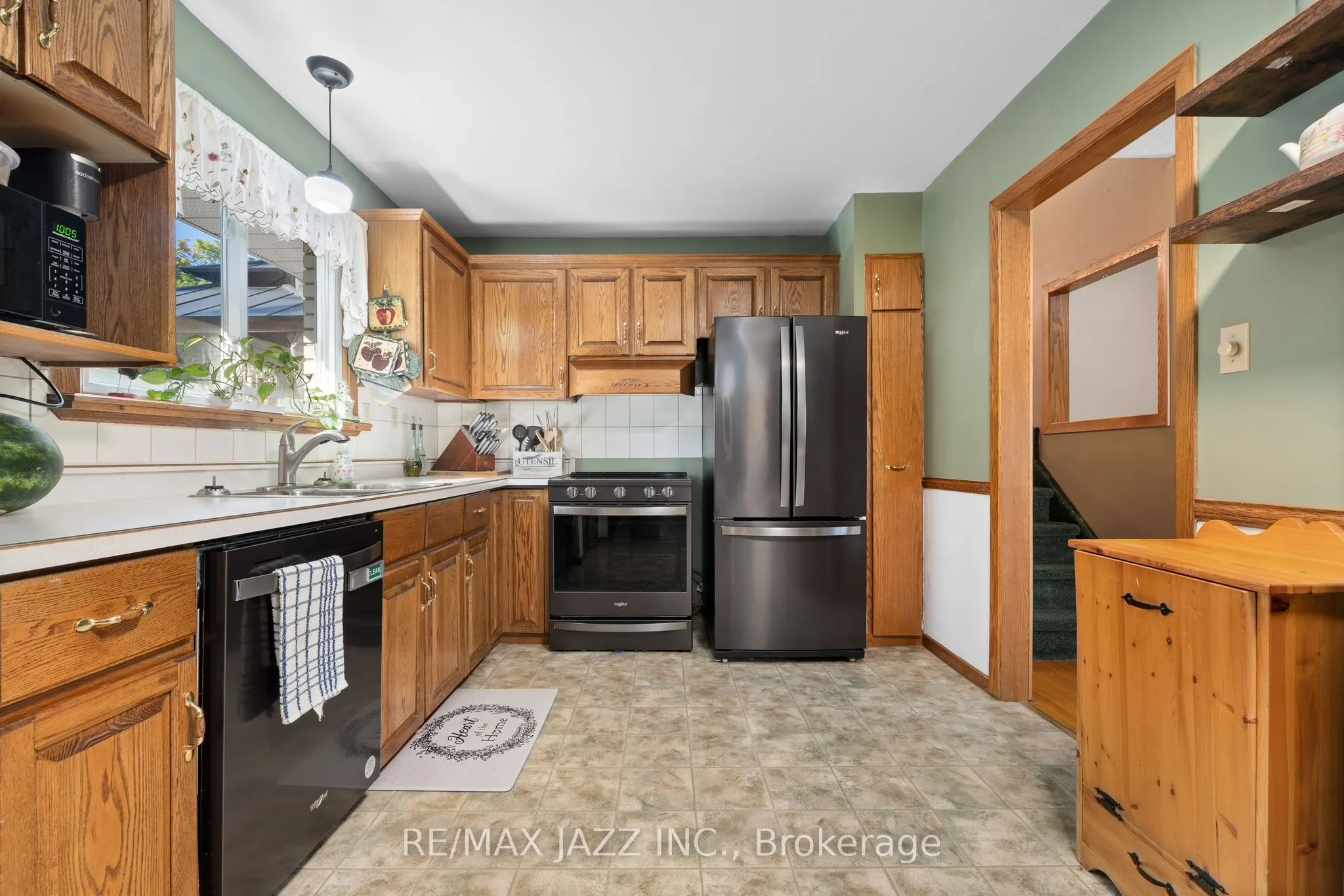 31 Edgeview Drive
