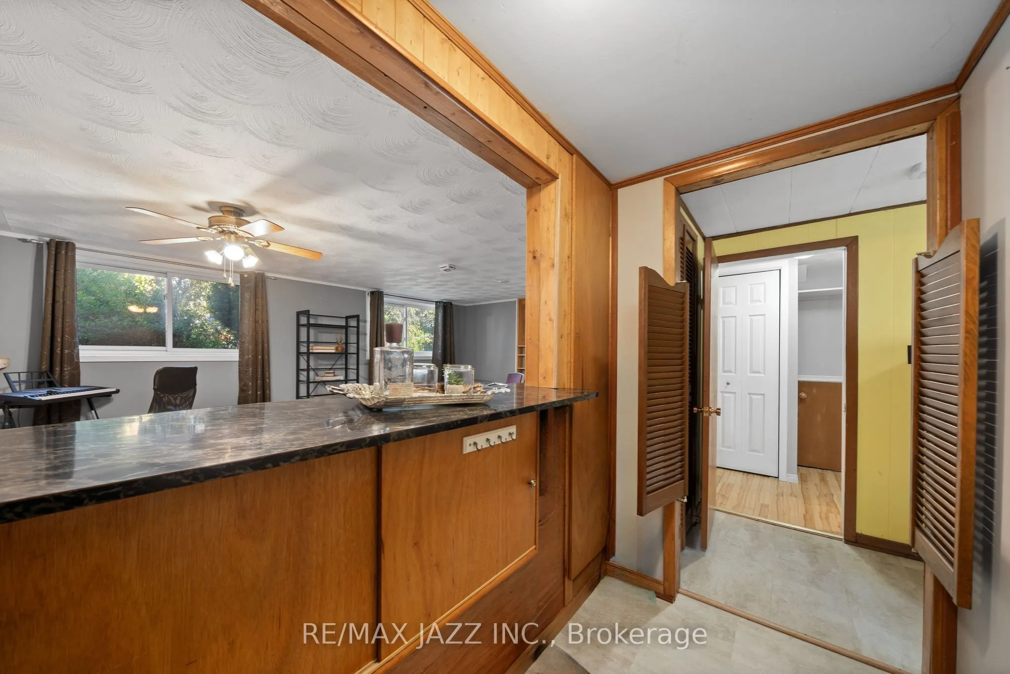 31 Edgeview Drive
