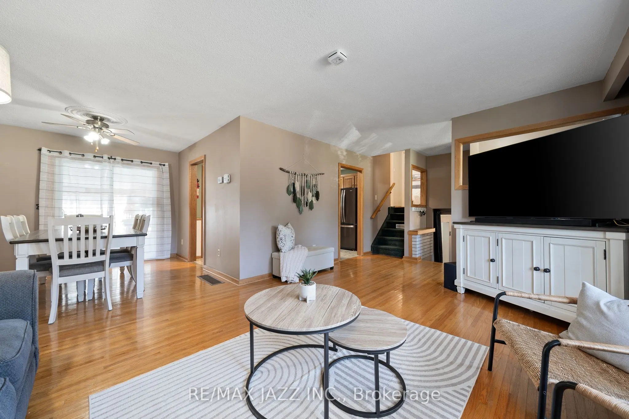 31 Edgeview Drive