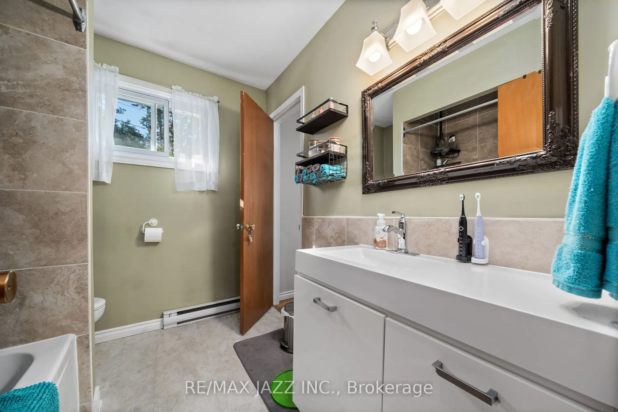 31 Edgeview Drive