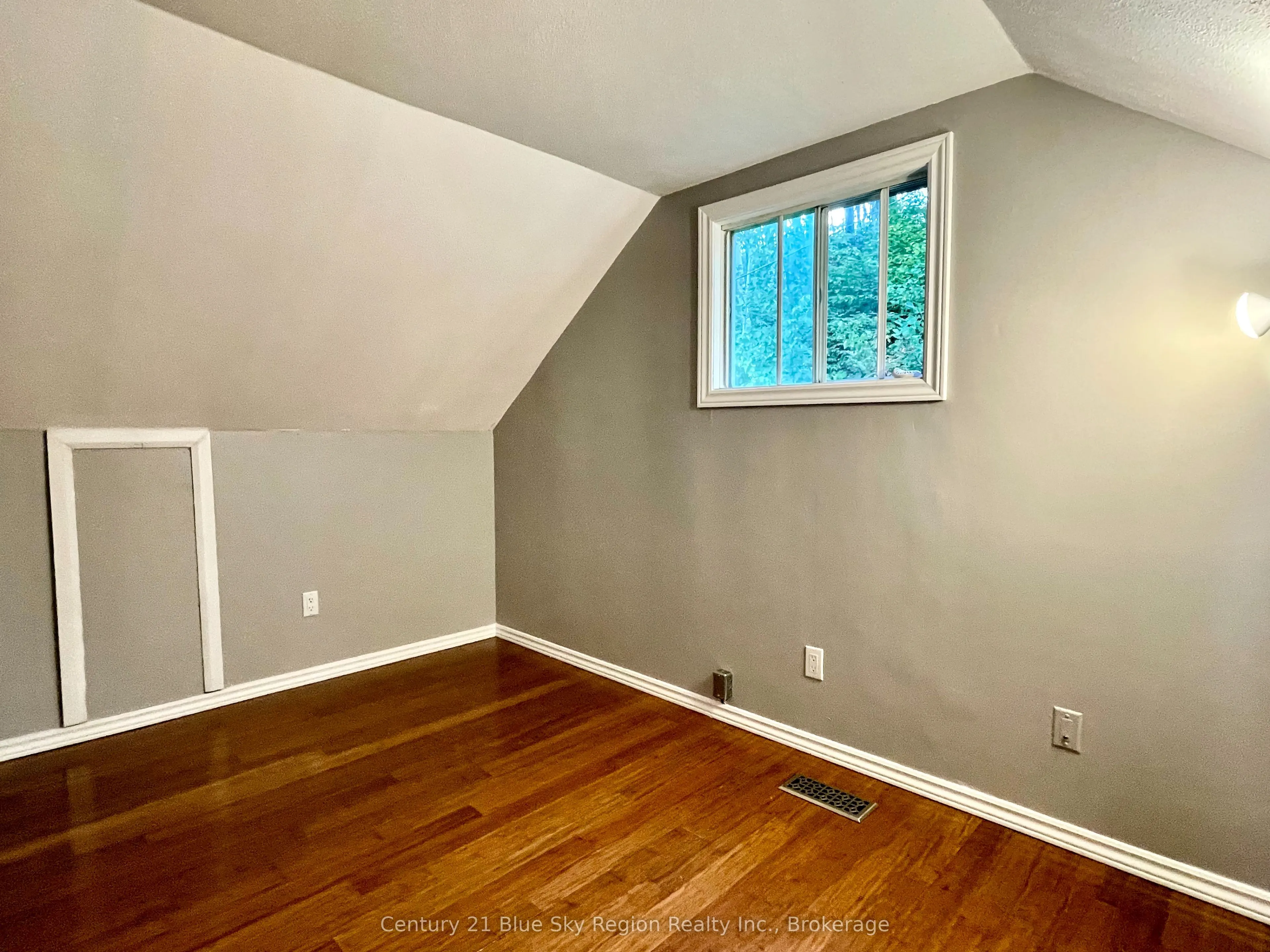 93 A Hood Avenue
