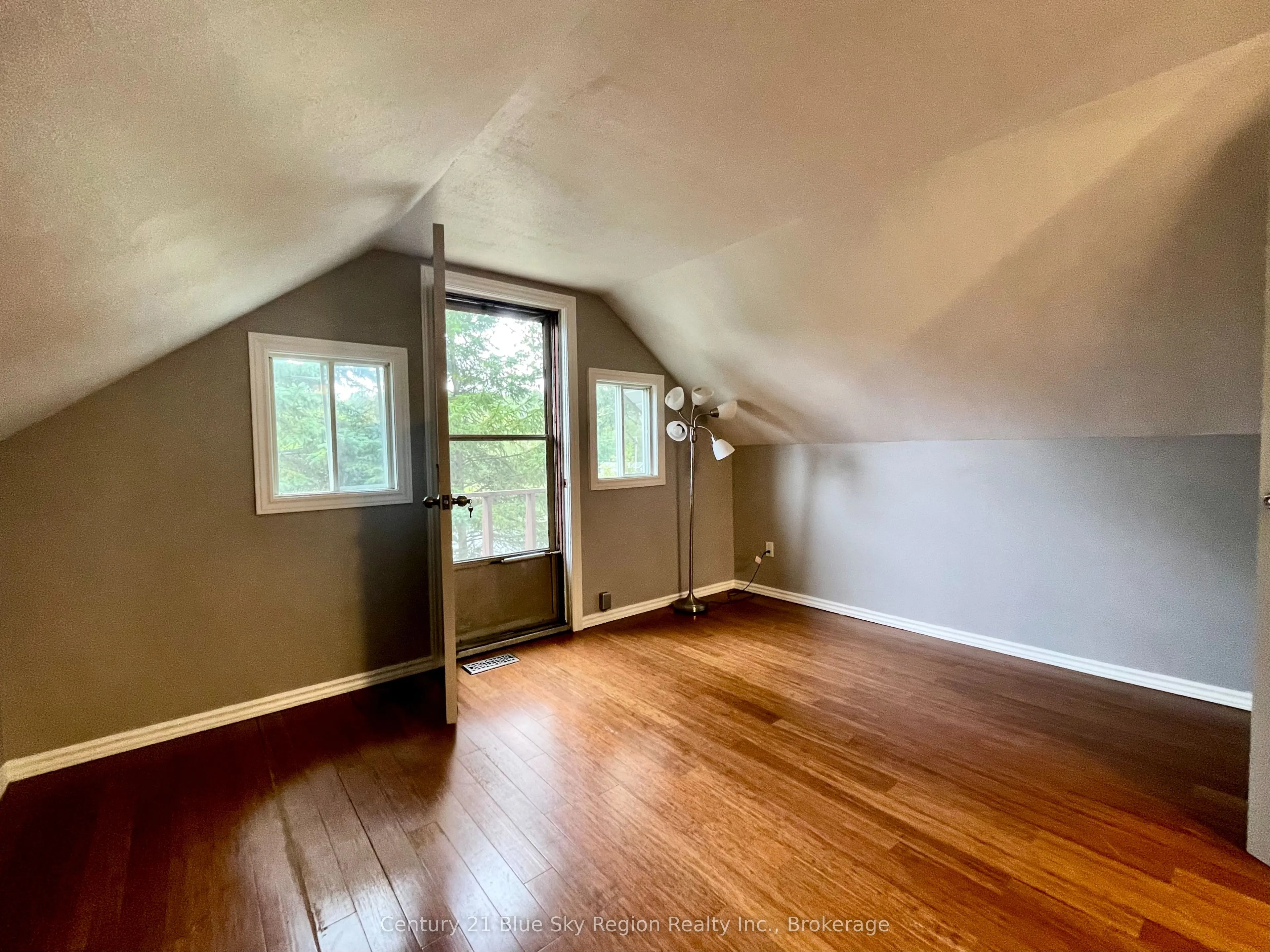 93 A Hood Avenue
