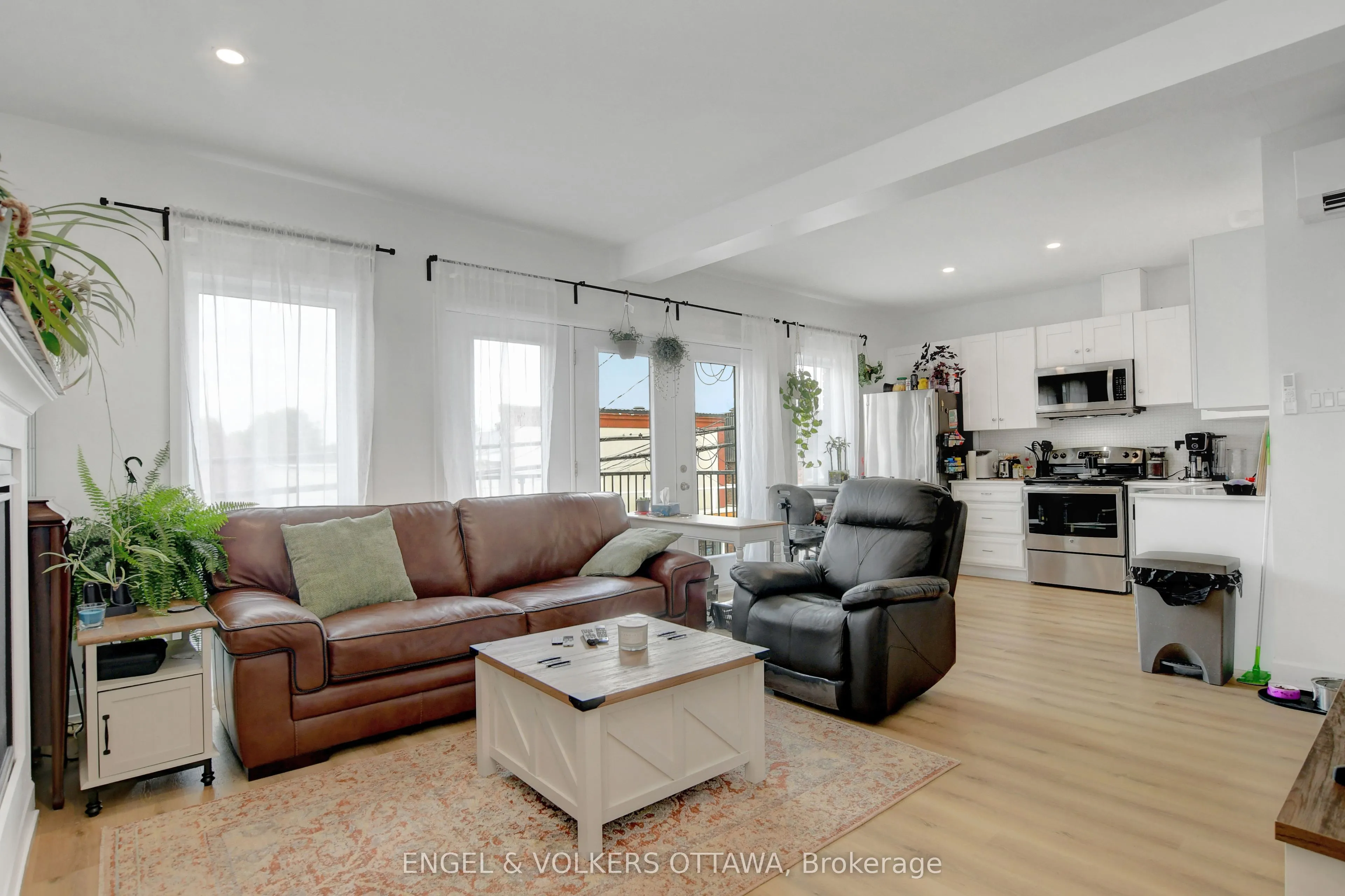 739 Principale Street, #1