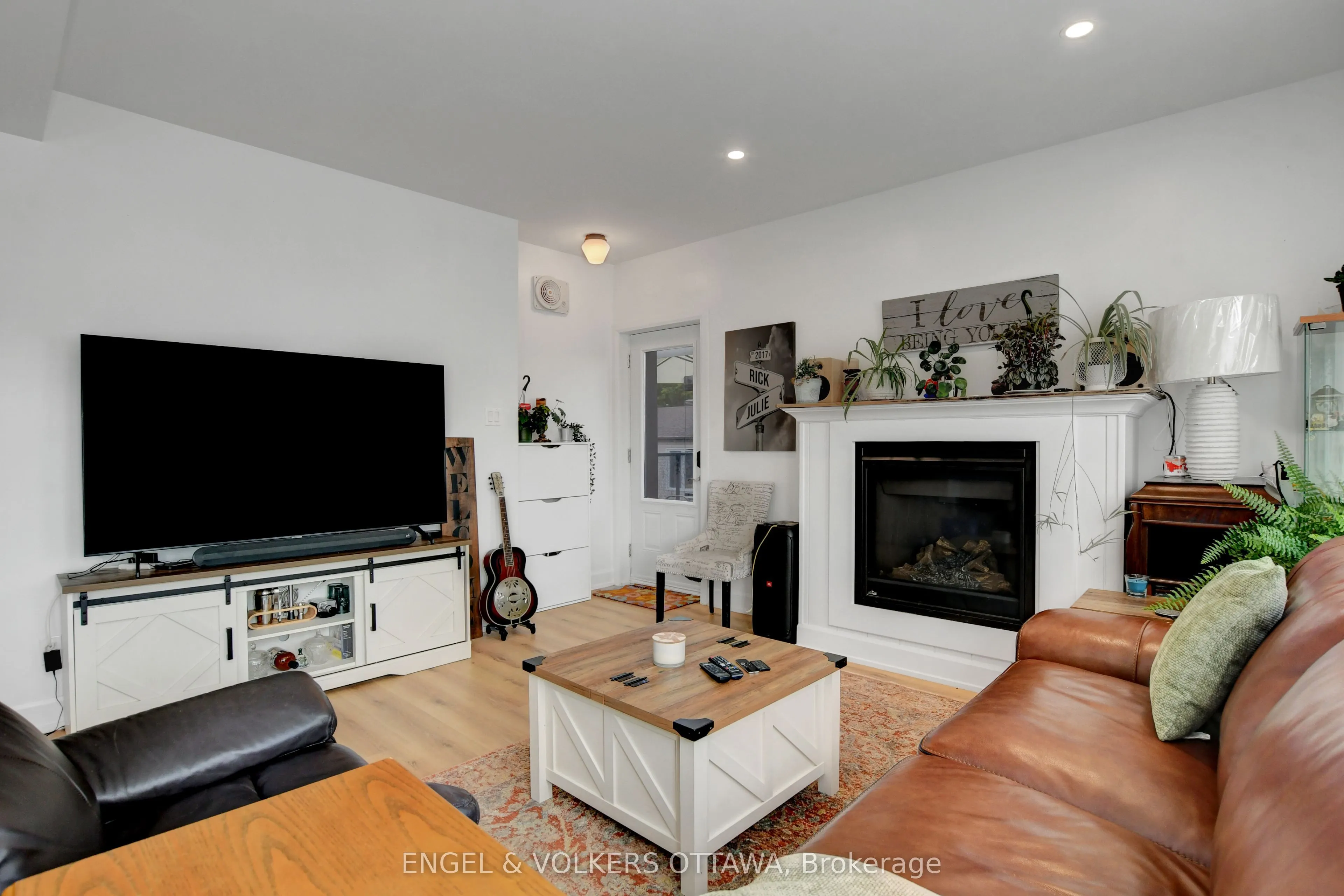 739 Principale Street, #1