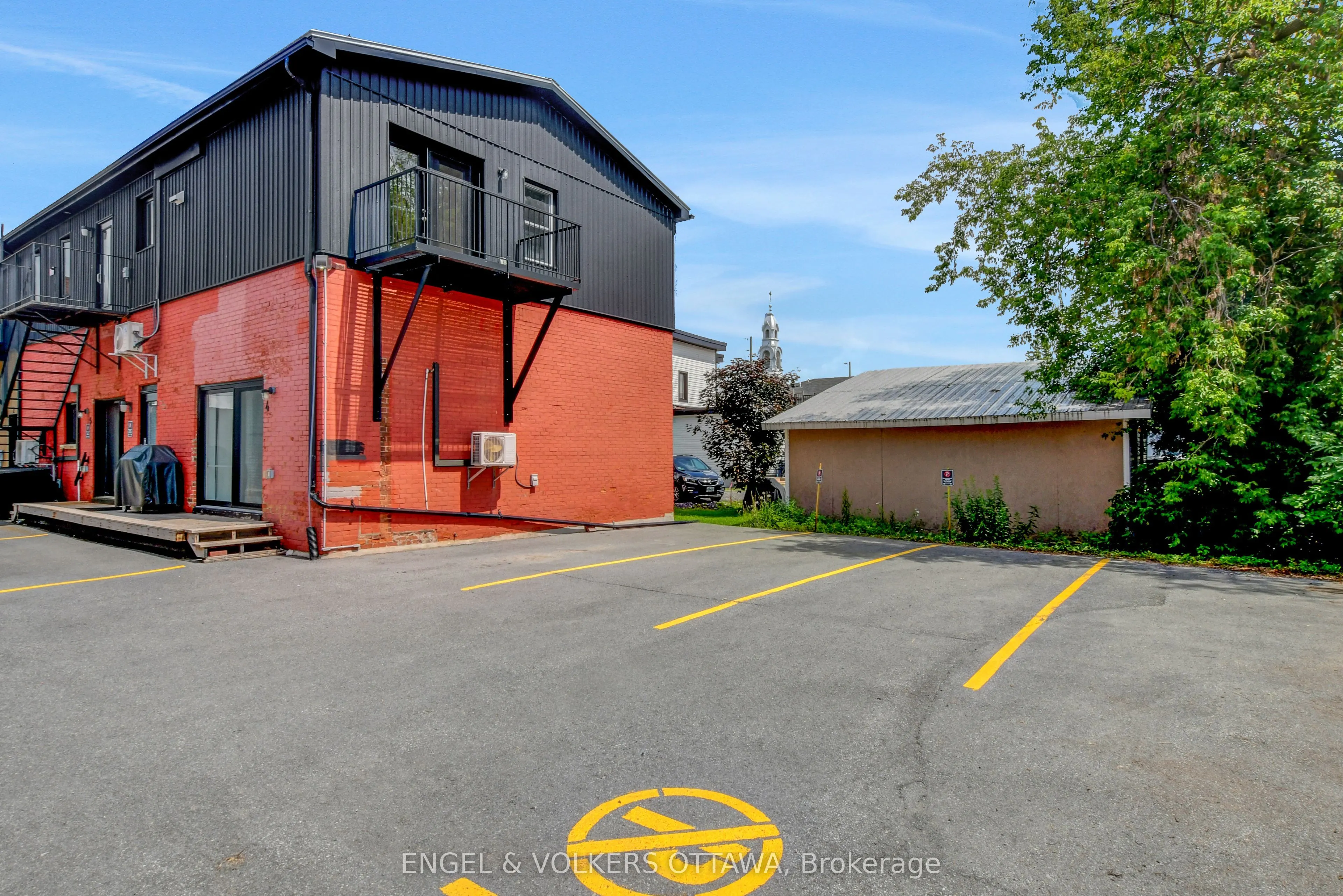739 Principale Street, #1