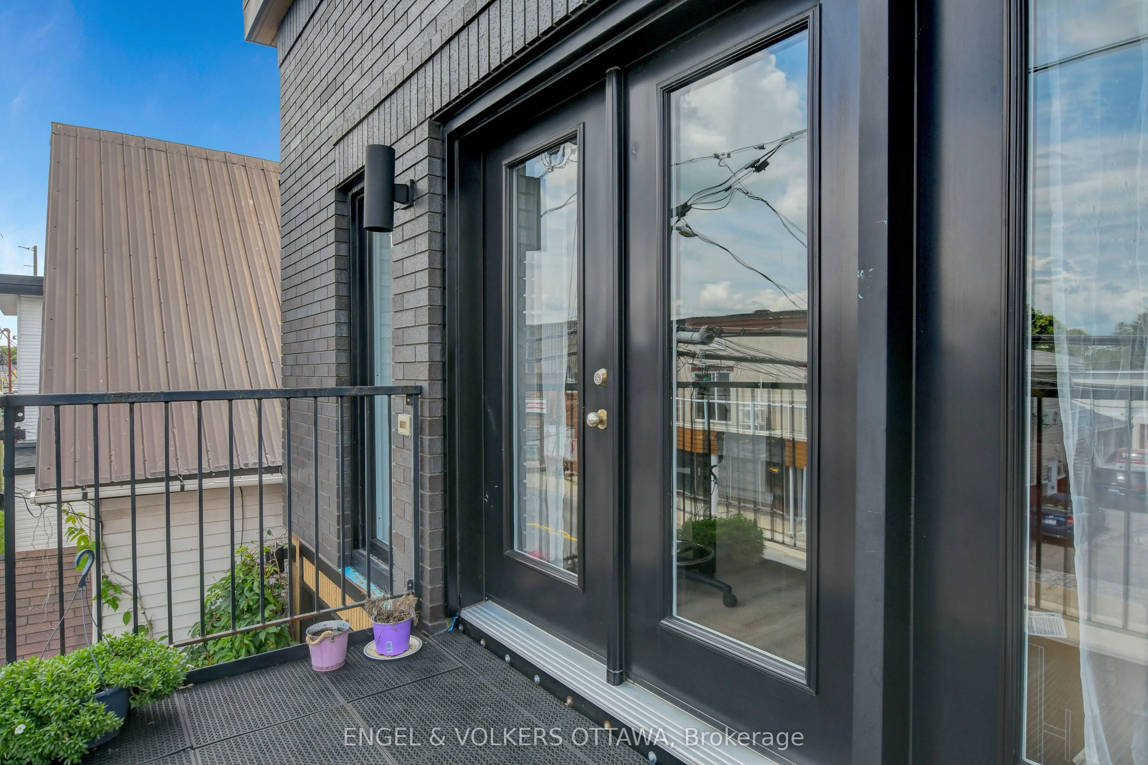 739 Principale Street, #1