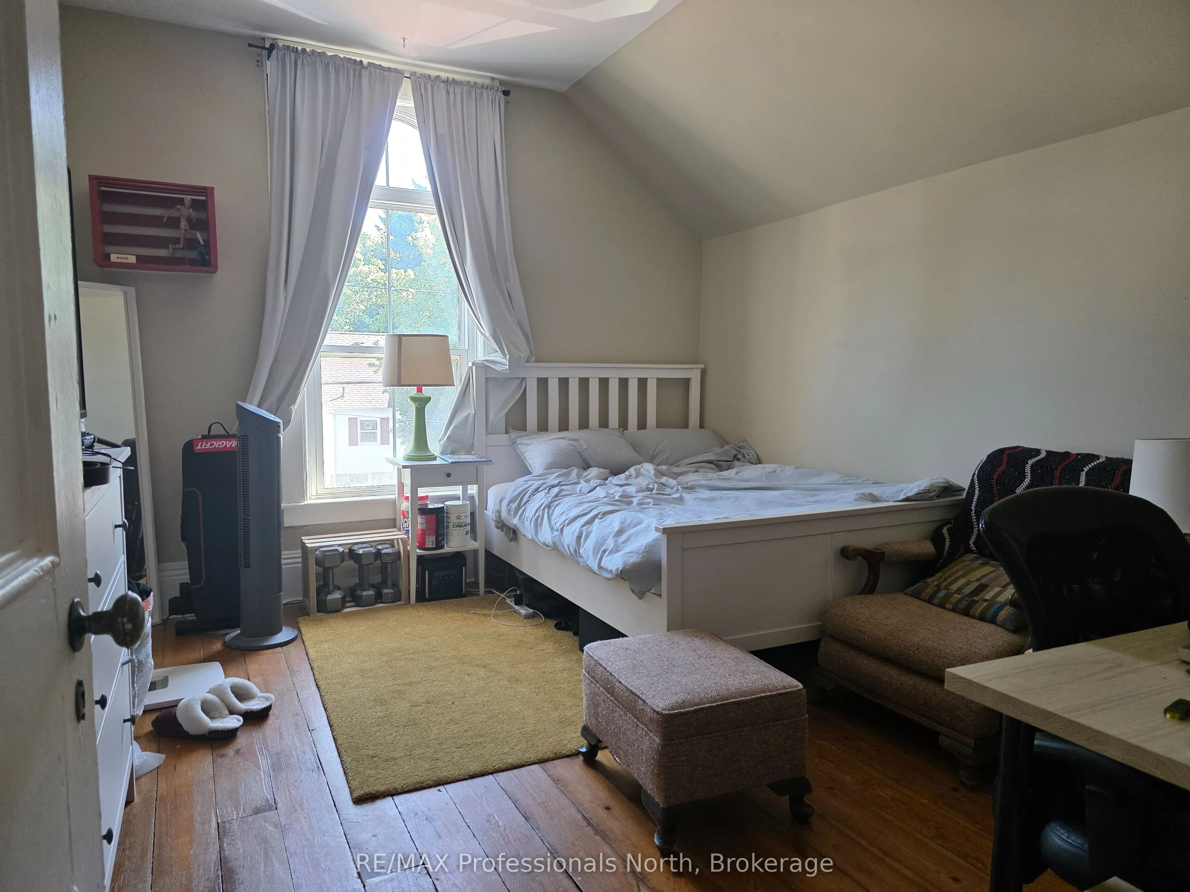 33-35 Pine Avenue
