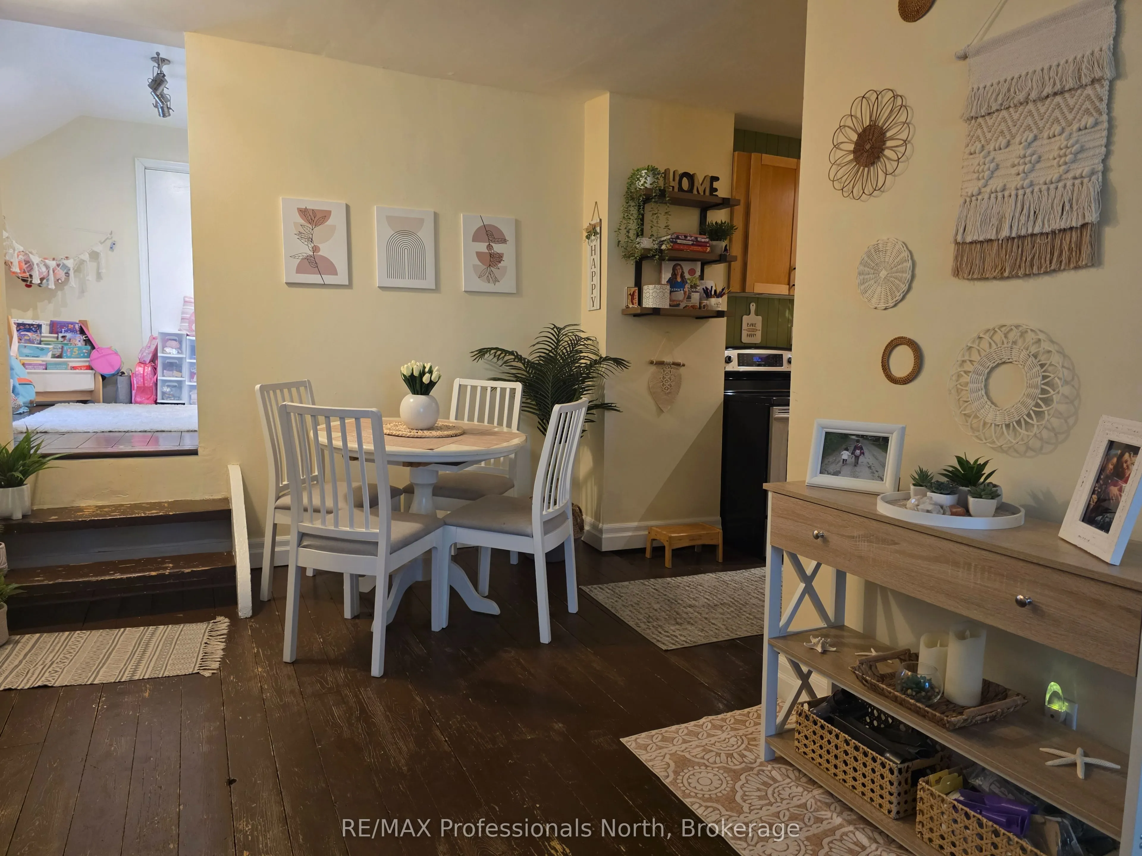 33-35 Pine Avenue