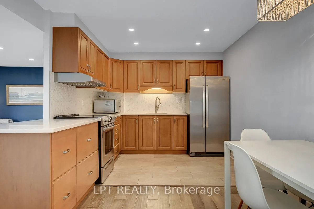 1100 Ambleside Drive, #807