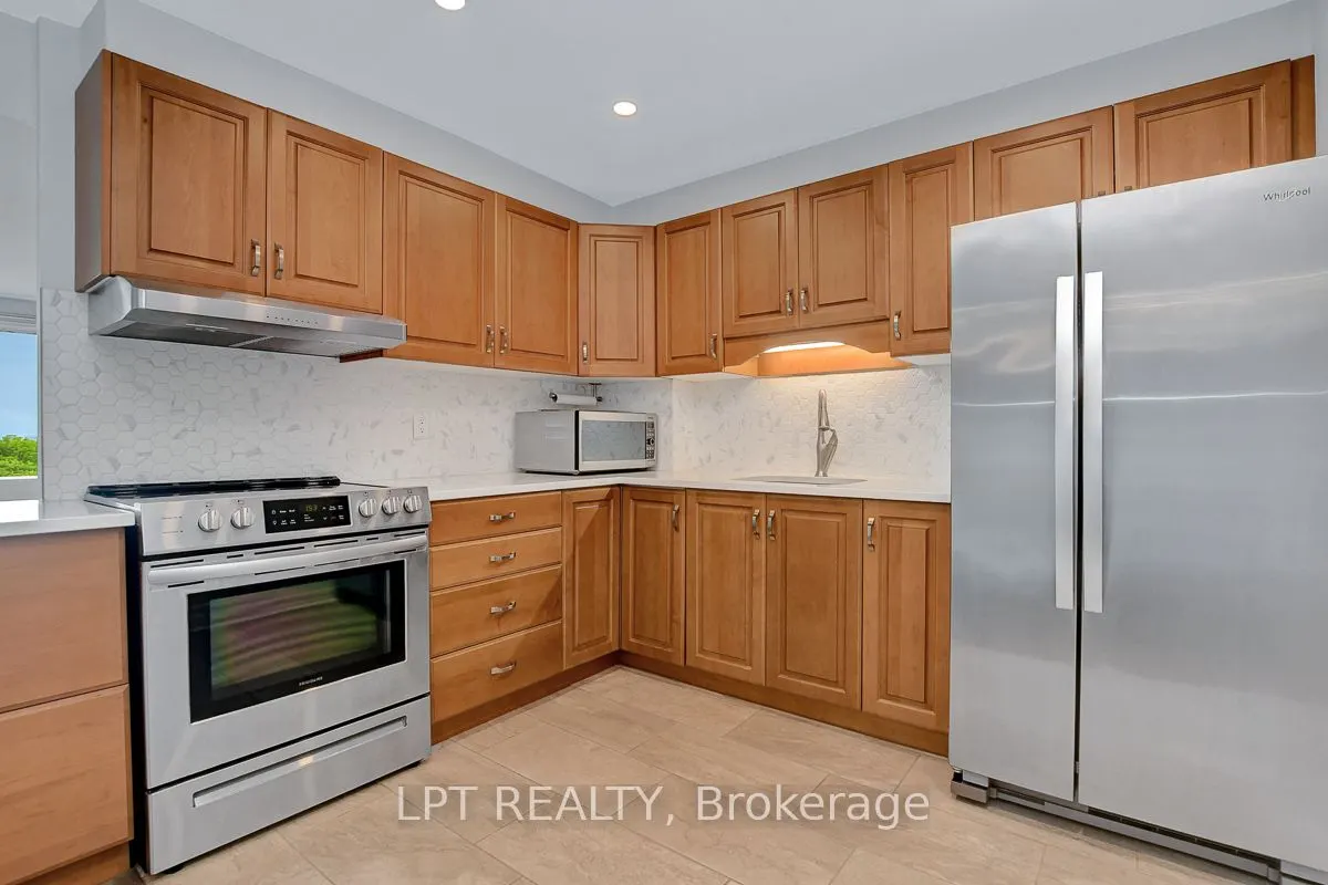 1100 Ambleside Drive, #807