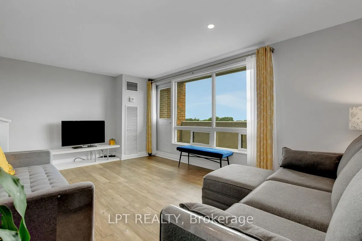 1100 Ambleside Drive, #807