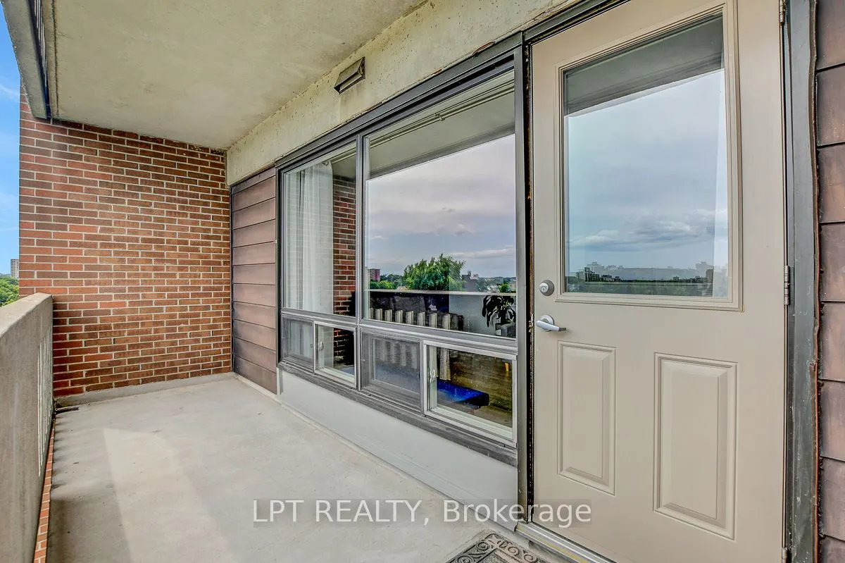 1100 Ambleside Drive, #807