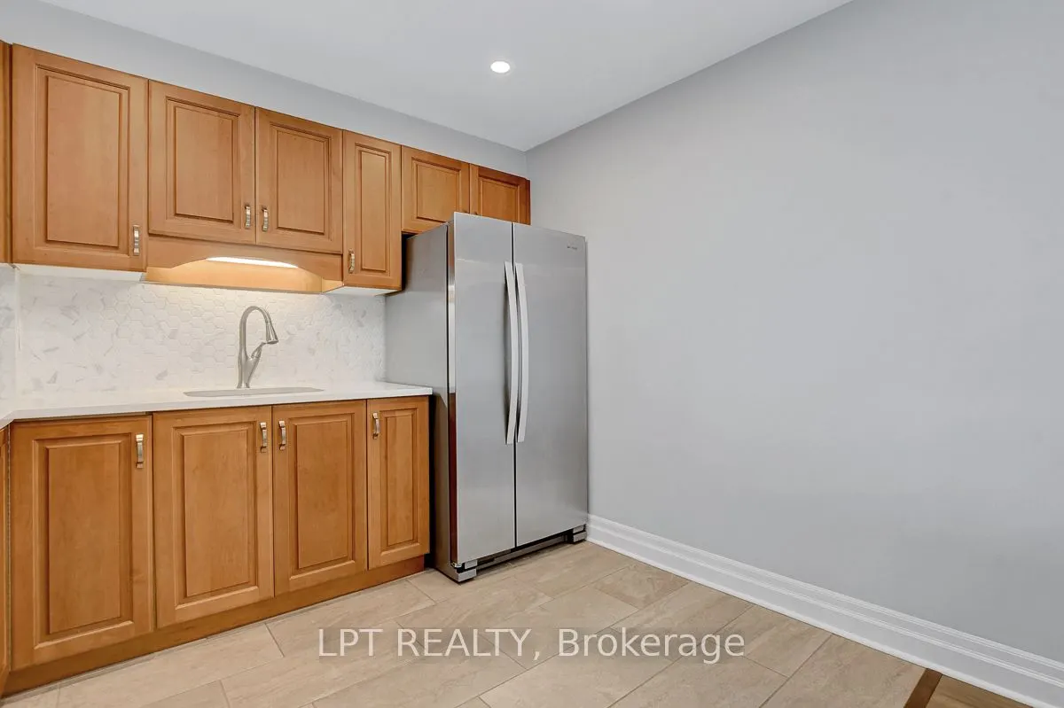 1100 Ambleside Drive, #807