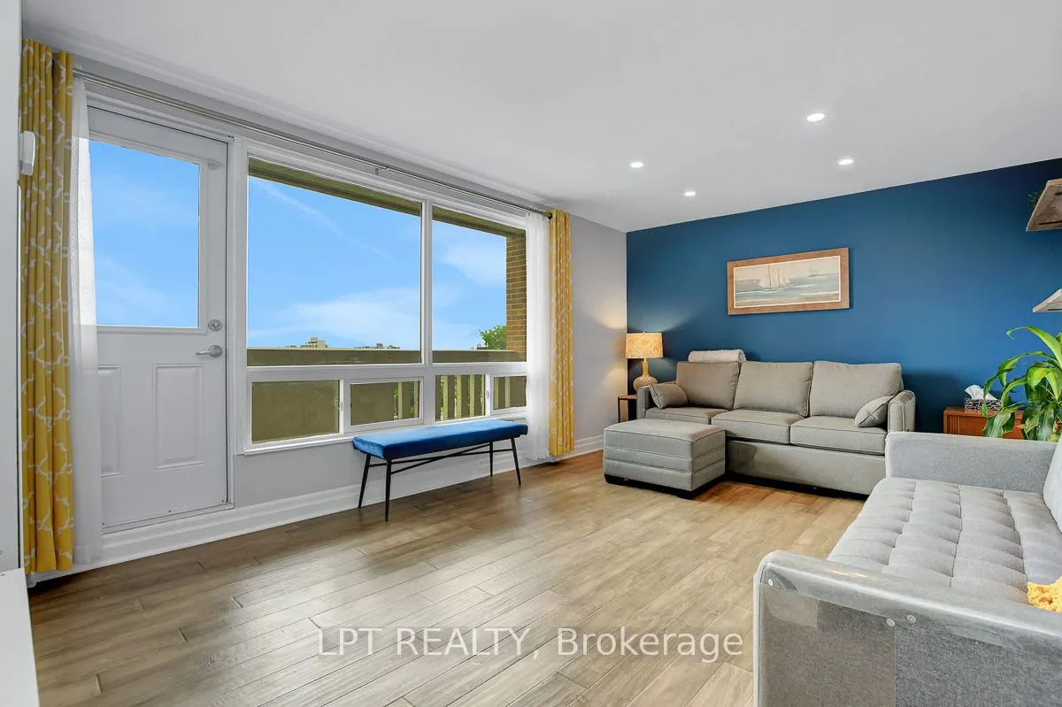 1100 Ambleside Drive, #807
