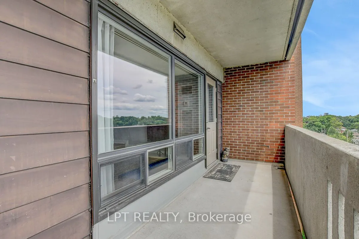 1100 Ambleside Drive, #807