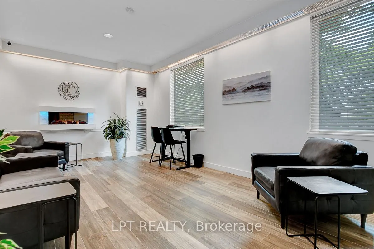 1100 Ambleside Drive, #807