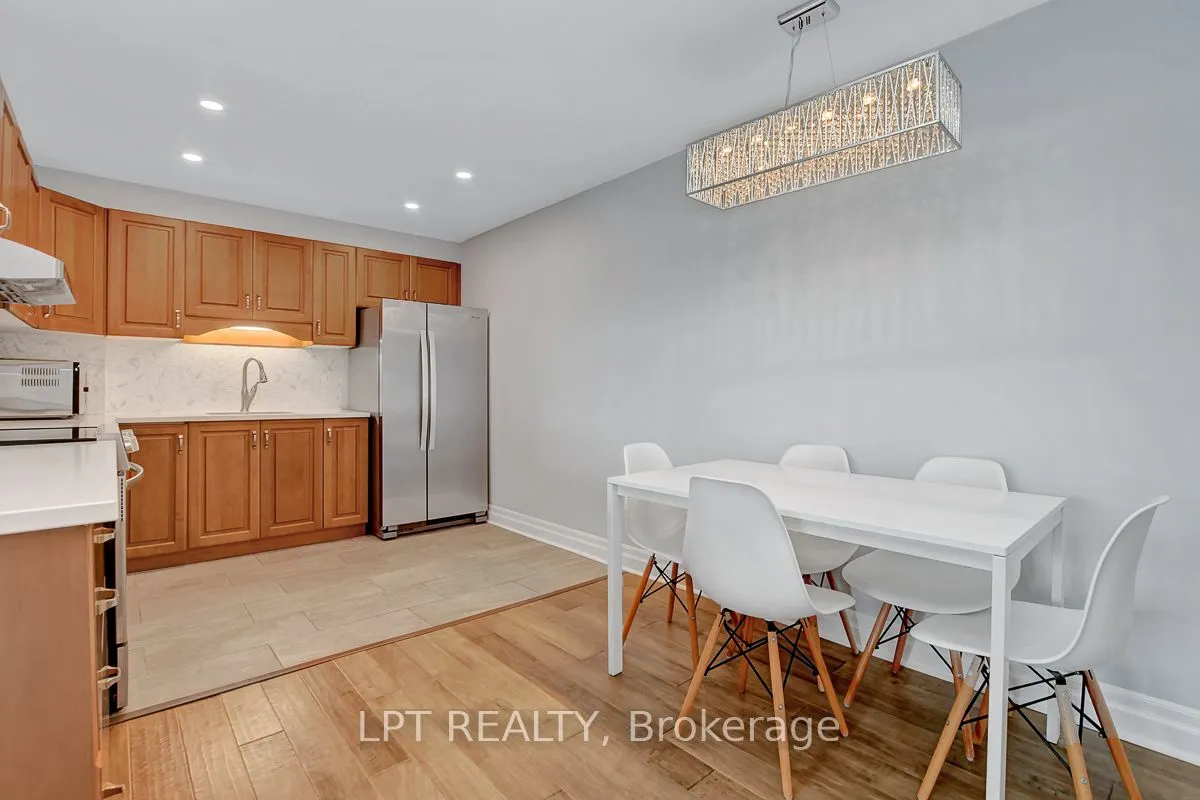 1100 Ambleside Drive, #807