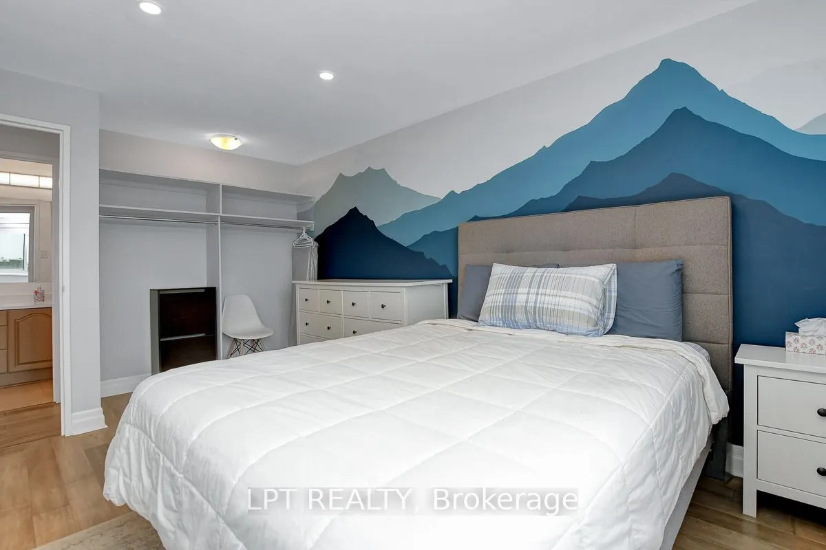 1100 Ambleside Drive, #807