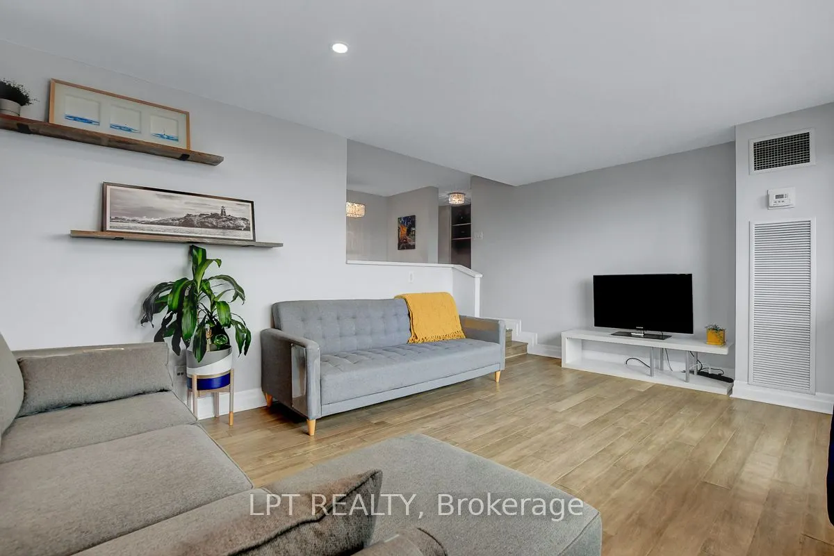 1100 Ambleside Drive, #807