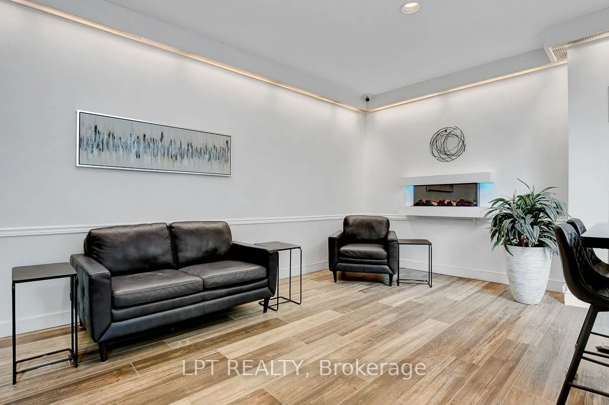 1100 Ambleside Drive, #807