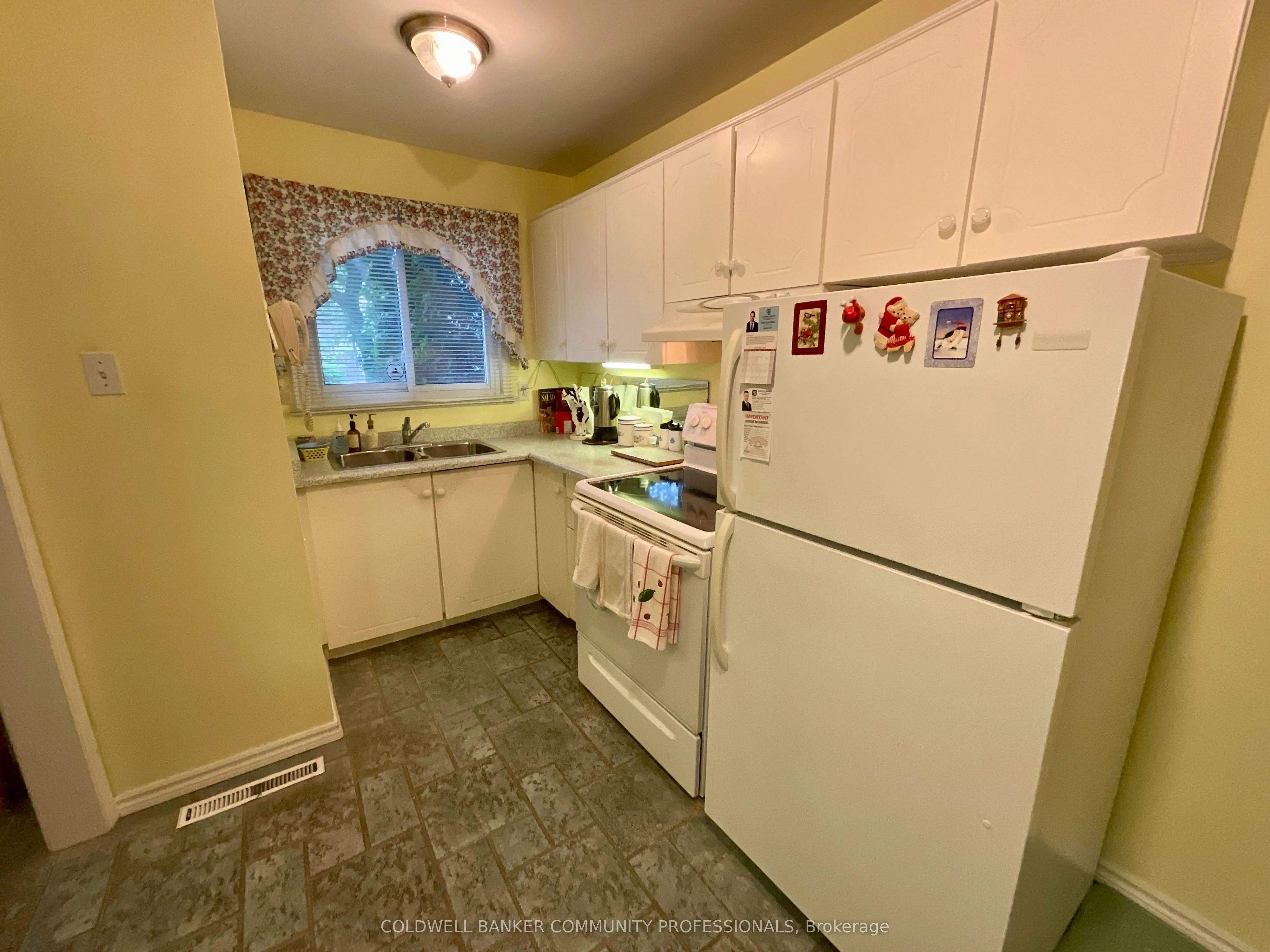 4 Rosanne Crescent, #4