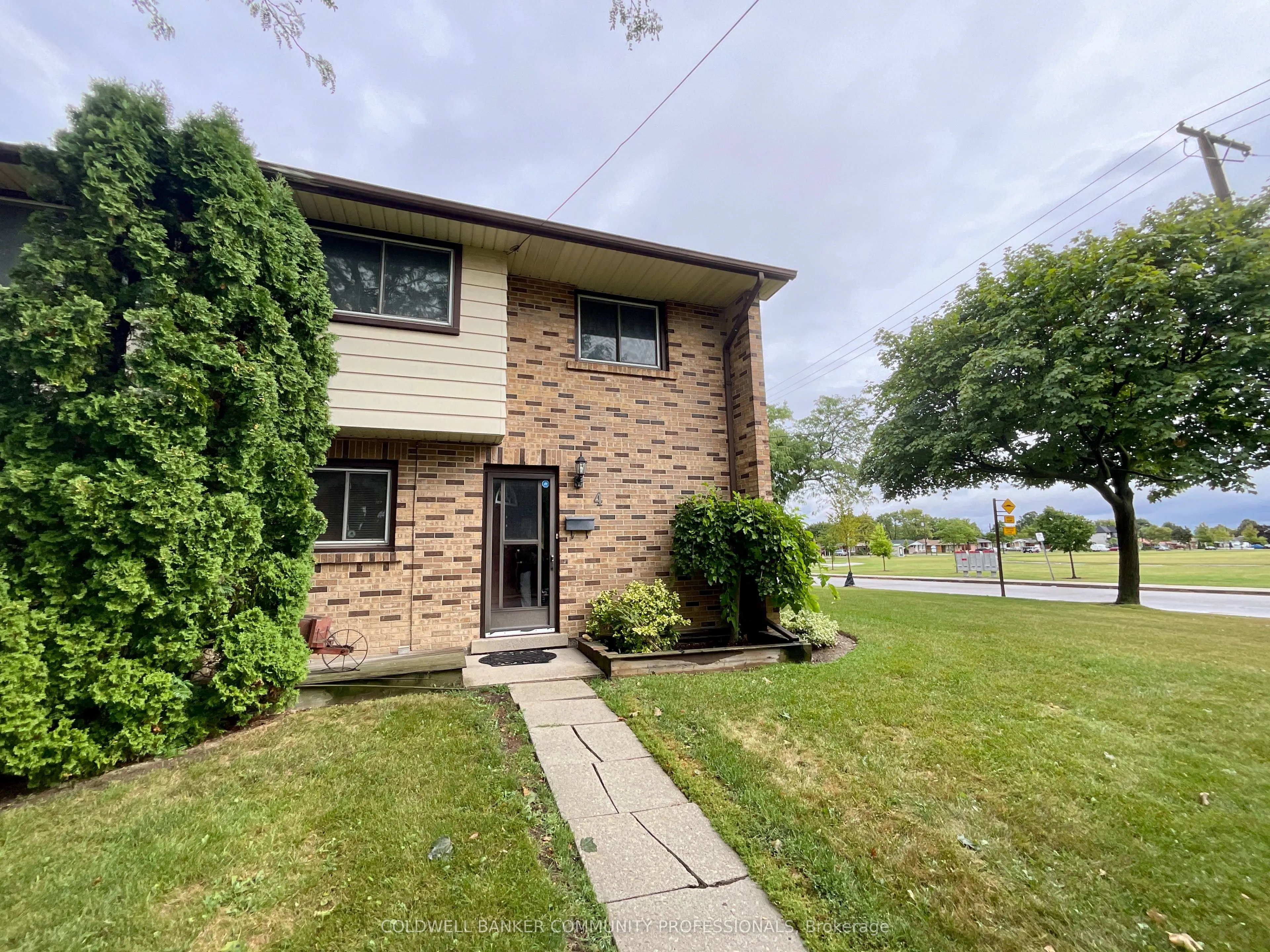 4 Rosanne Crescent, #4