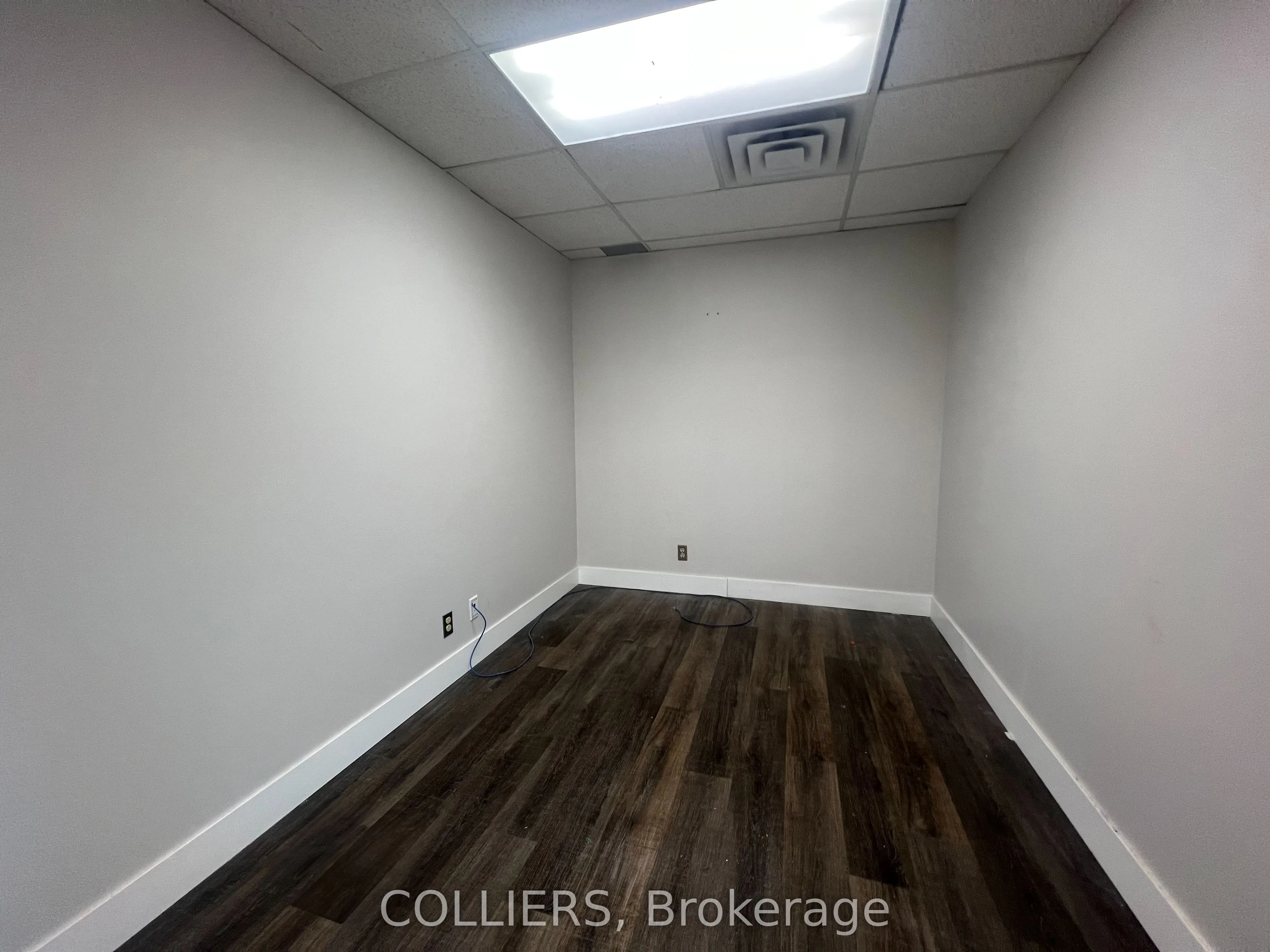 42 King Street E, #2