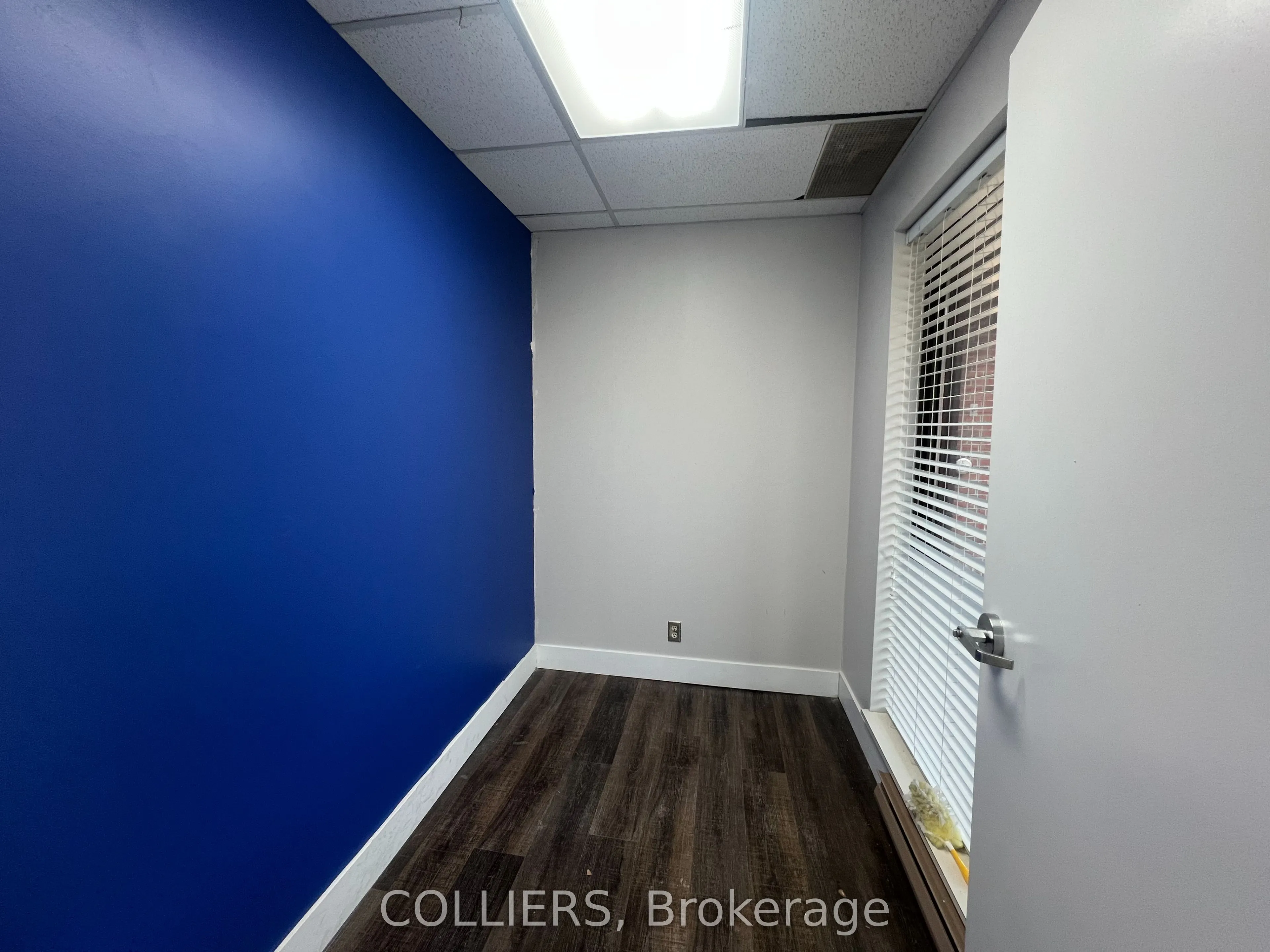 42 King Street E, #2