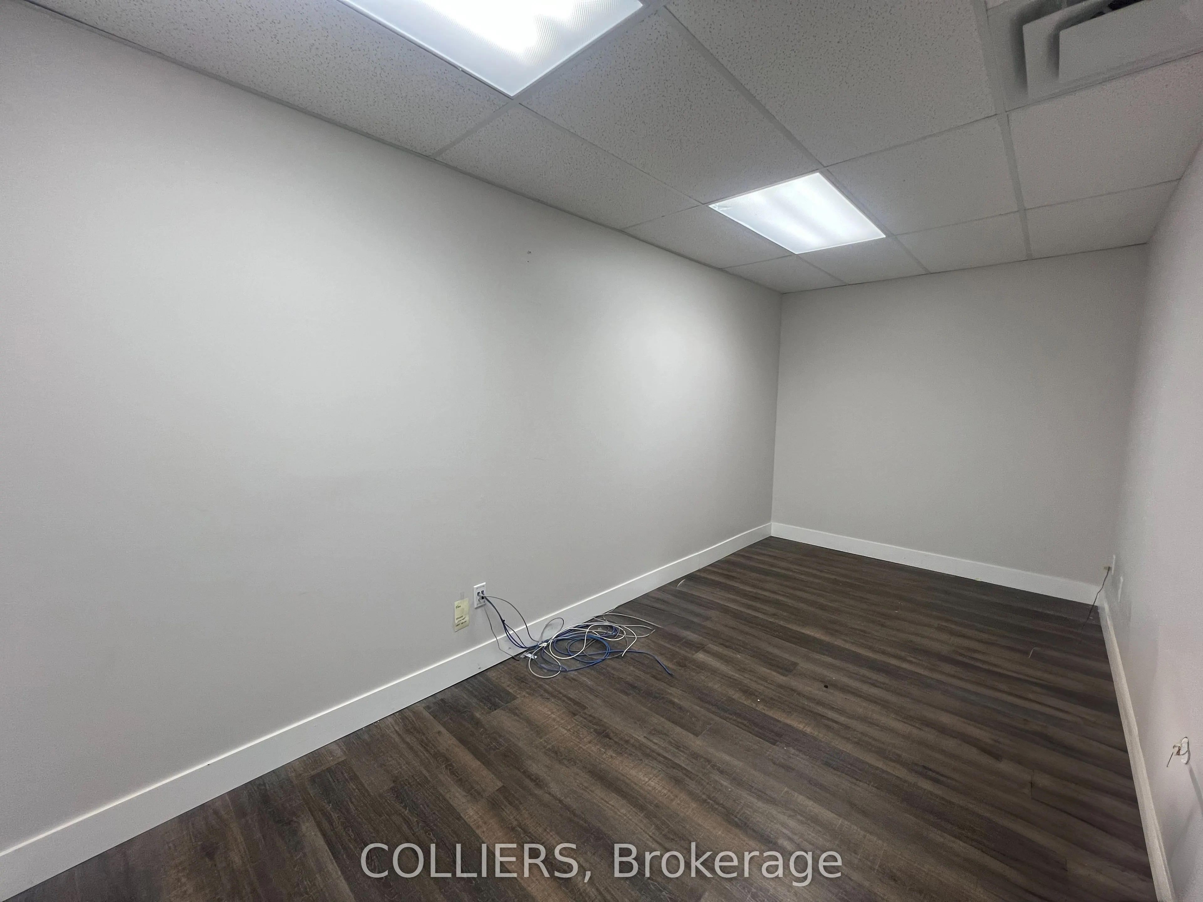 42 King Street E, #2