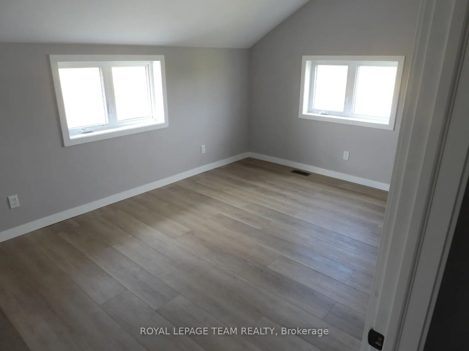 1133 12th Concession S Road S