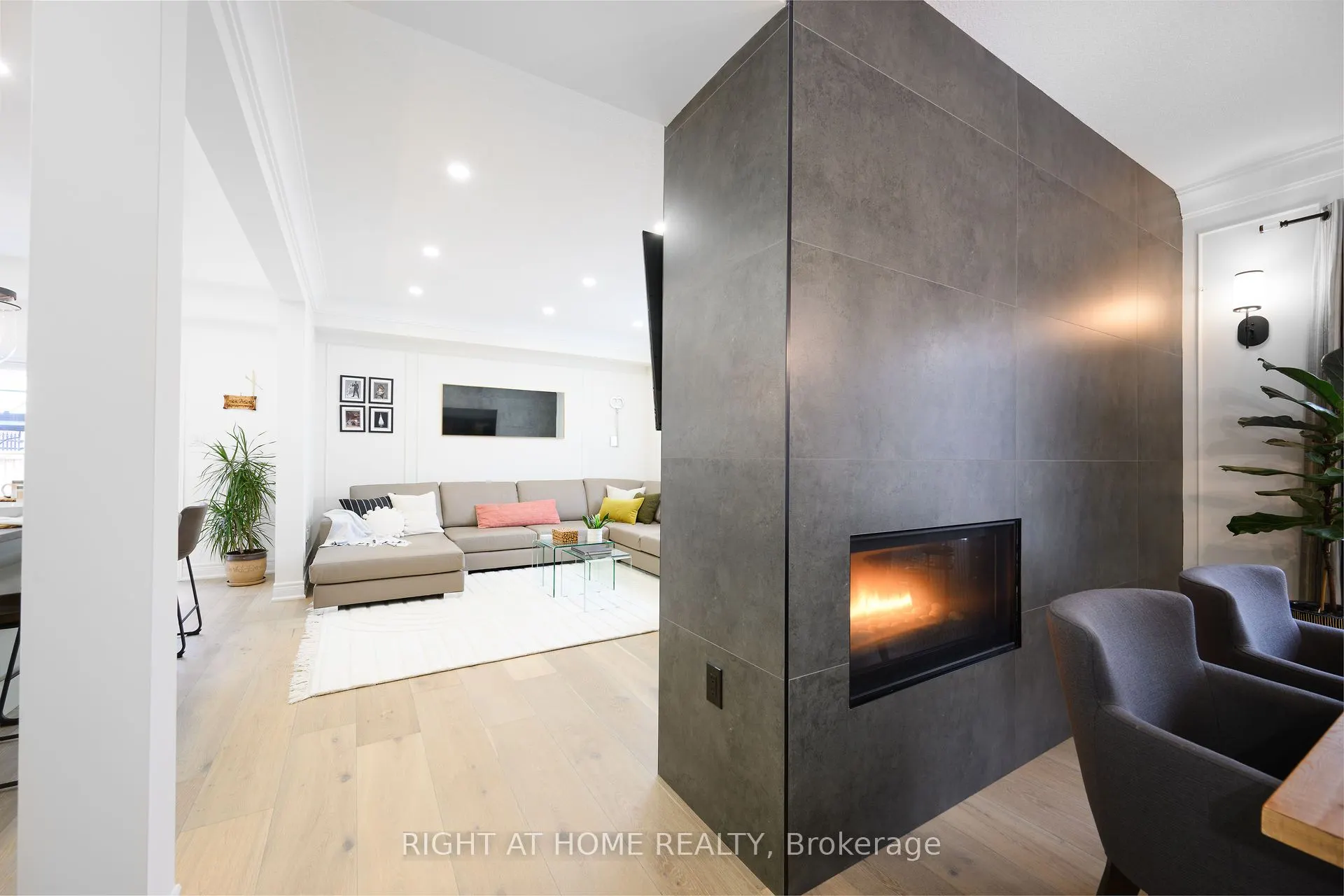 270 Main Street W, #9