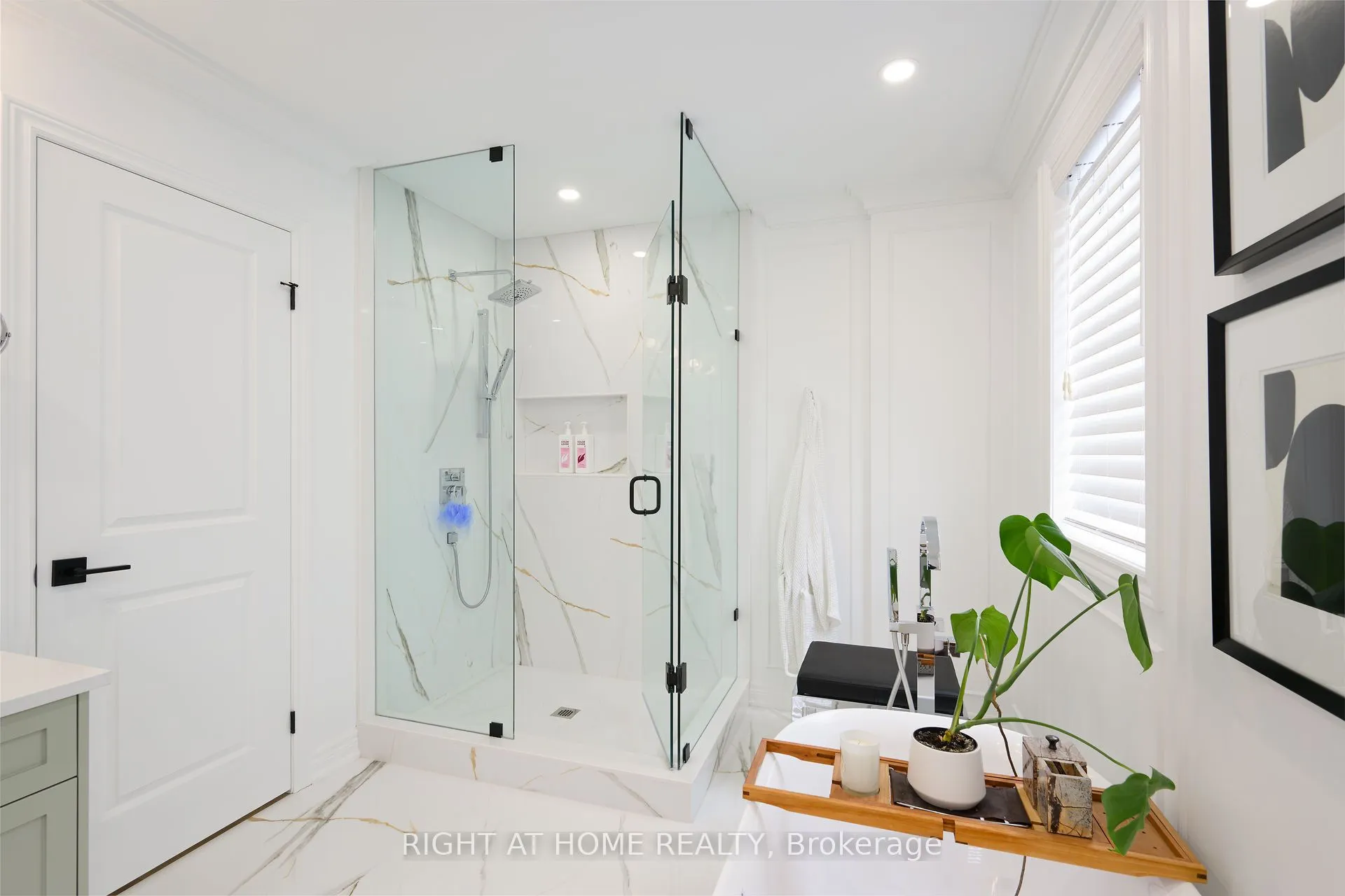 270 Main Street W, #9