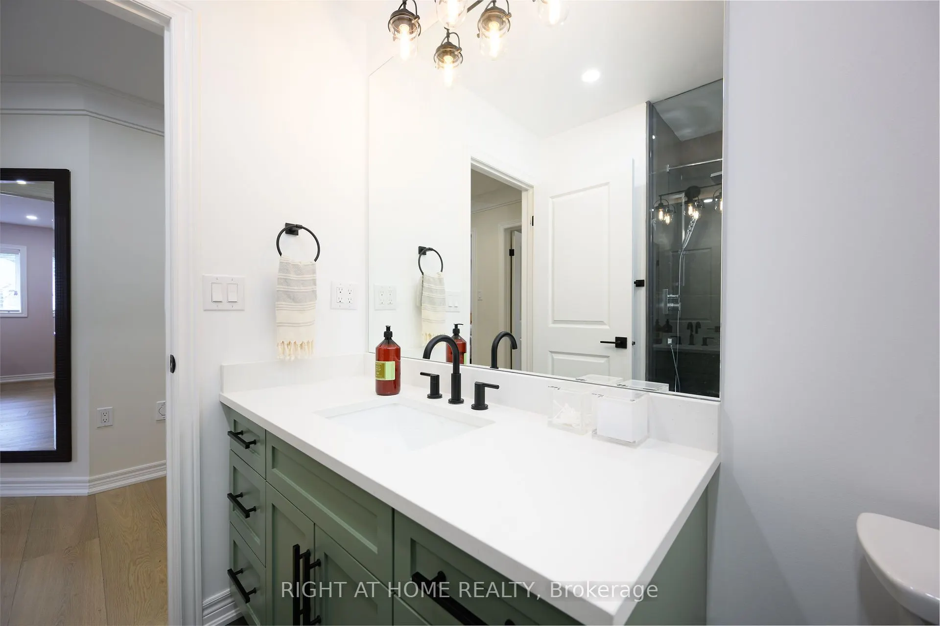 270 Main Street W, #9