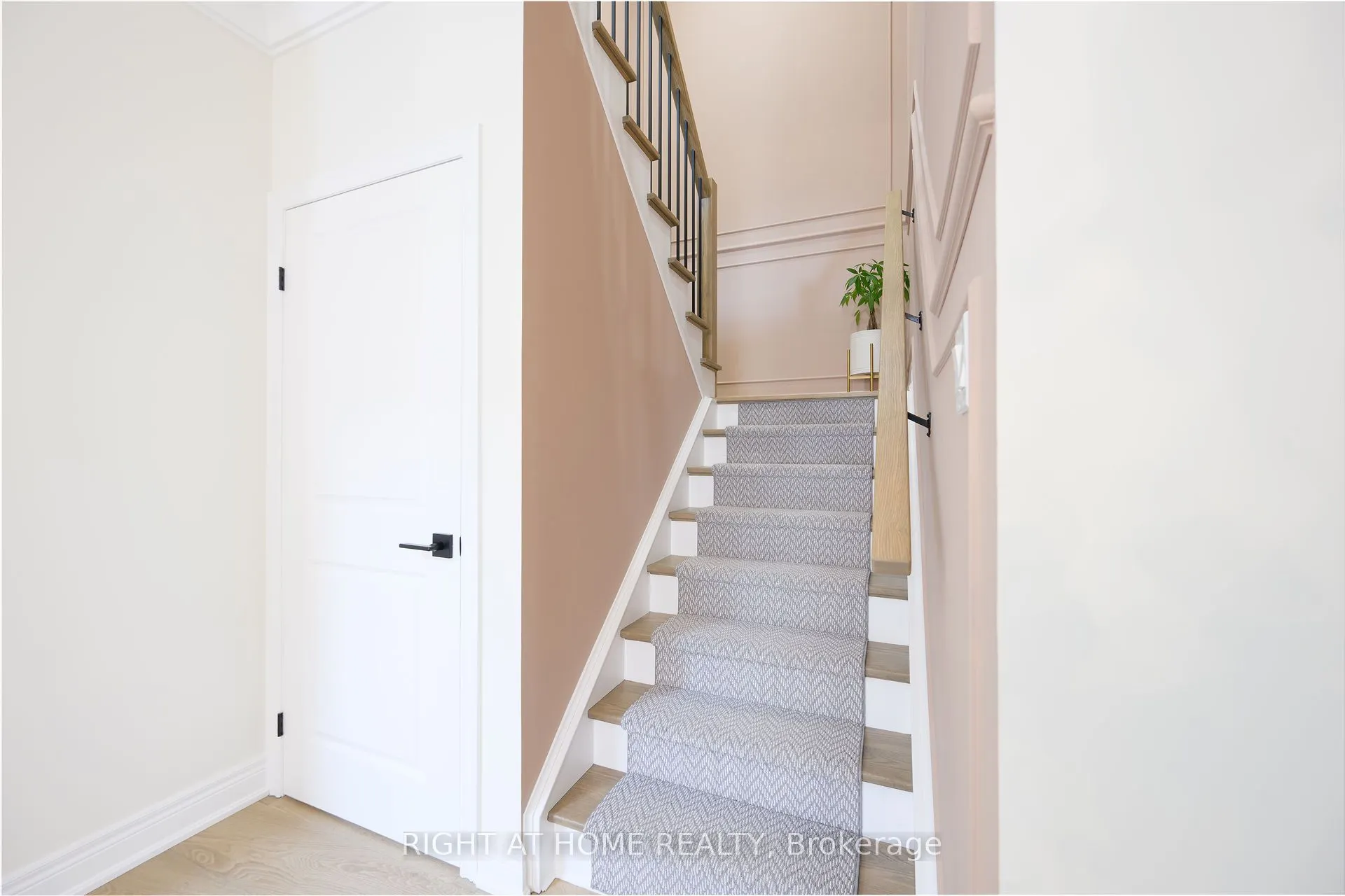 270 Main Street W, #9