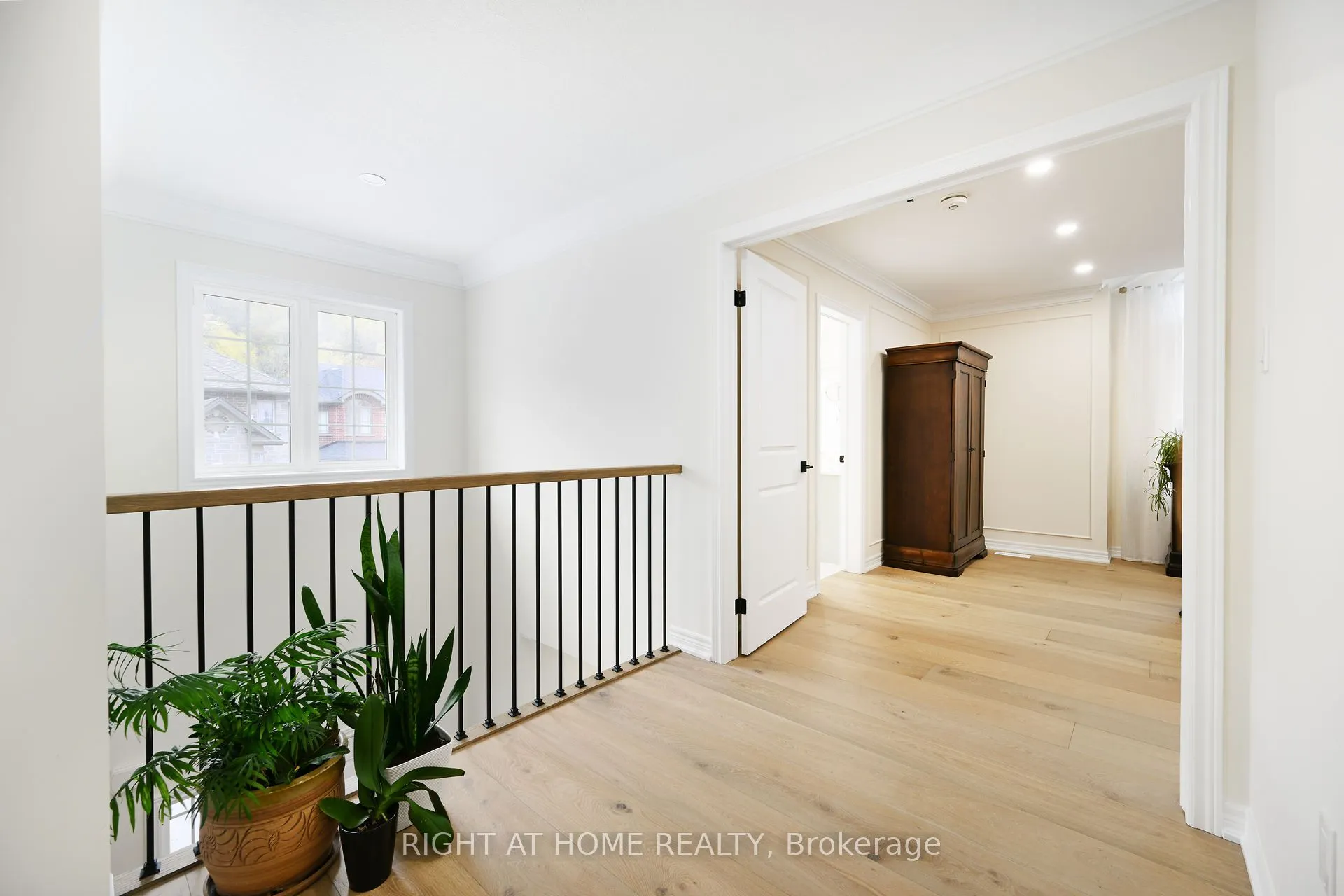 270 Main Street W, #9